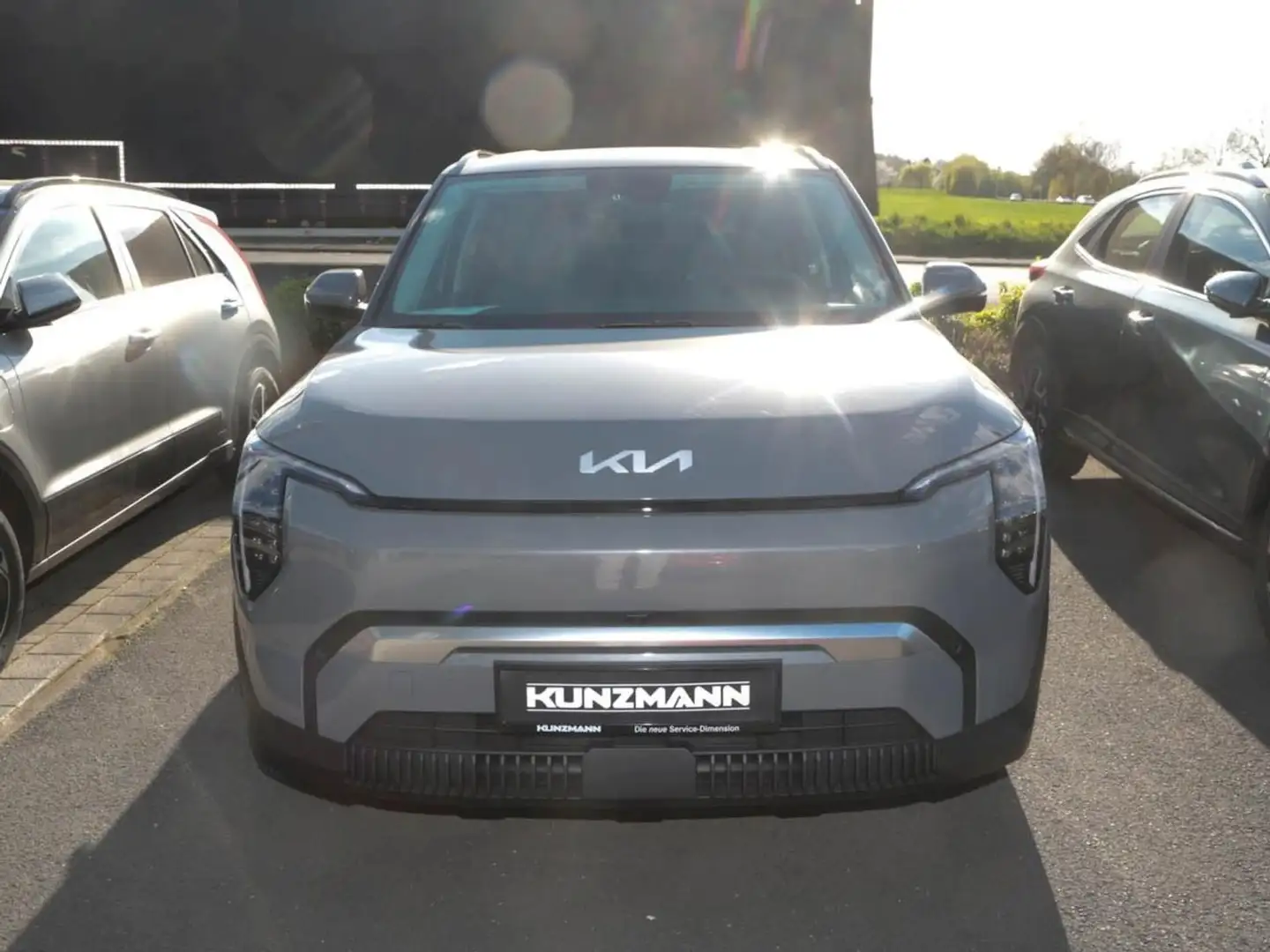Kia EV3 58,3 kWh Earth Navi DriveWise Totwinkel 360° Grau - 2