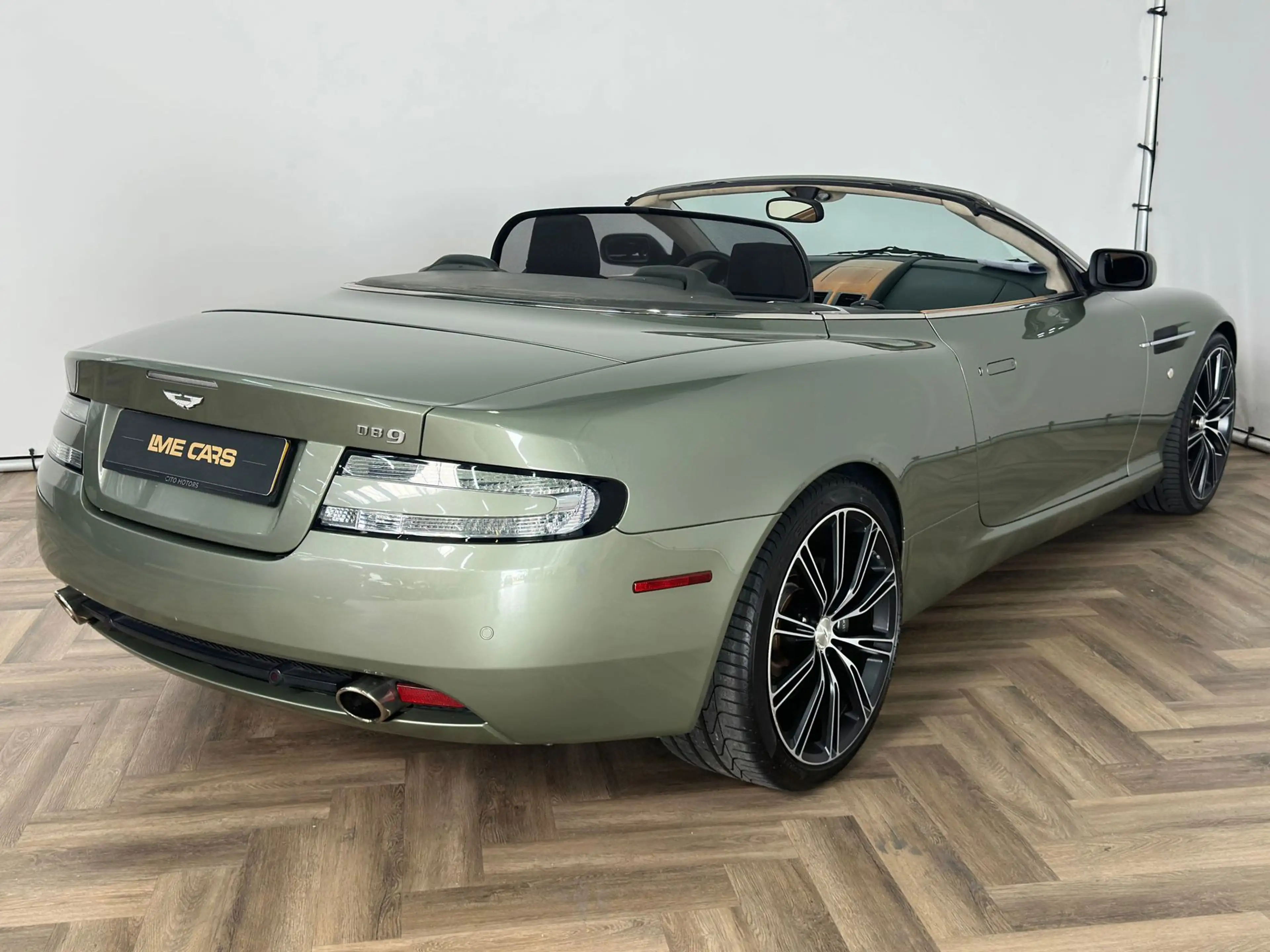 Aston Martin DB9 Volante 5.9 V12 Touchtronic|CABRIO|WEINIG KM|INRUI — photo 4
