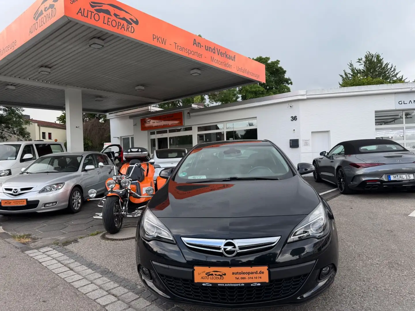 Opel Astra J GTC Edition 1,4 Schwarz - 1