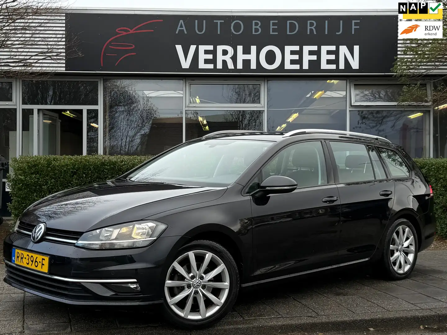 Volkswagen Golf Variant 1.0 TSI Comfortline Business - STOELVERWARMING - T Zwart - 1