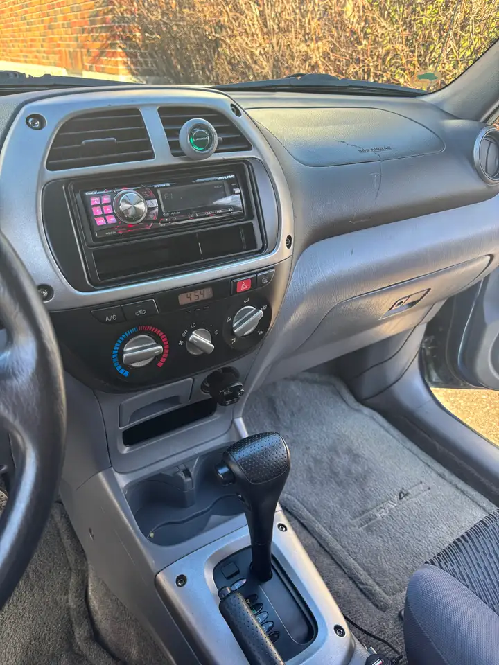 Toyota RAV 4 снимка Toyota RAV 4