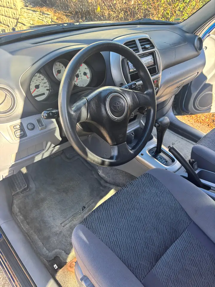 Toyota RAV 4 снимка Toyota RAV 4
