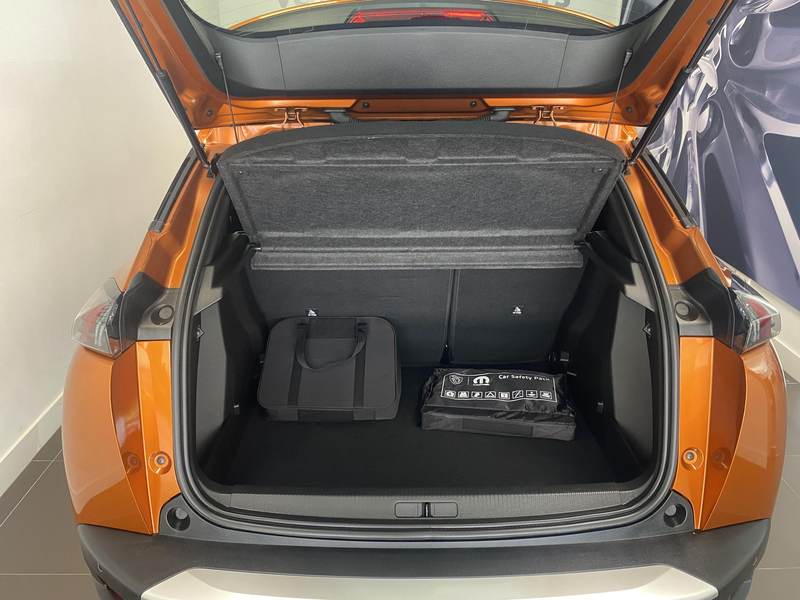 Peugeot e-2008 EV Active Pack 50 kWh | Apple Carplay & Android Au — photo 7