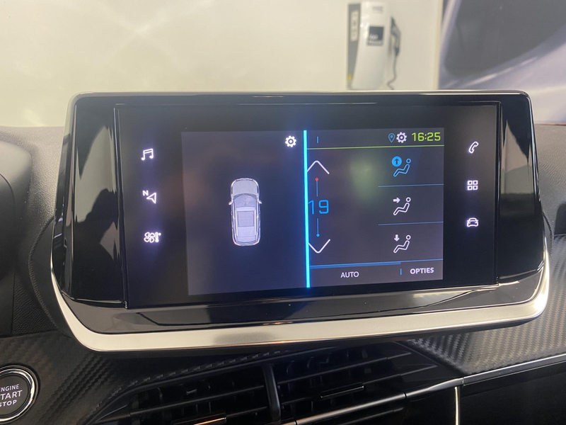 Peugeot e-2008 EV Active Pack 50 kWh | Apple Carplay & Android Au — photo 14
