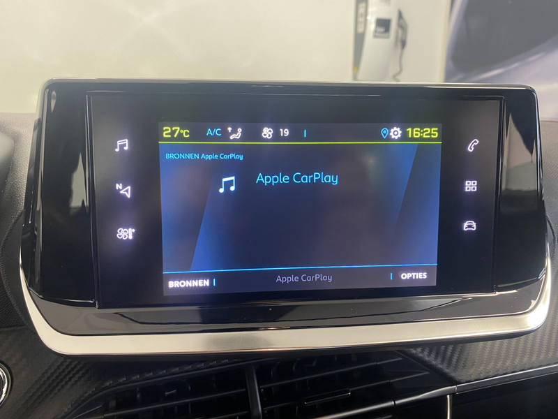 Peugeot e-2008 EV Active Pack 50 kWh | Apple Carplay & Android Au — photo 13