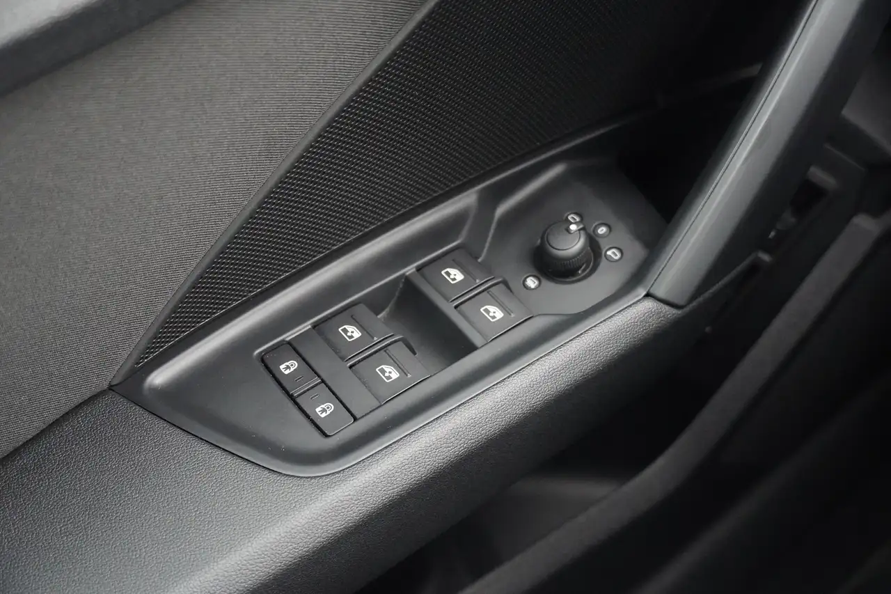 Audi A3 Sportback 1.4 eTFSI LED Navi AHK Klimaaut., миниатюра 12