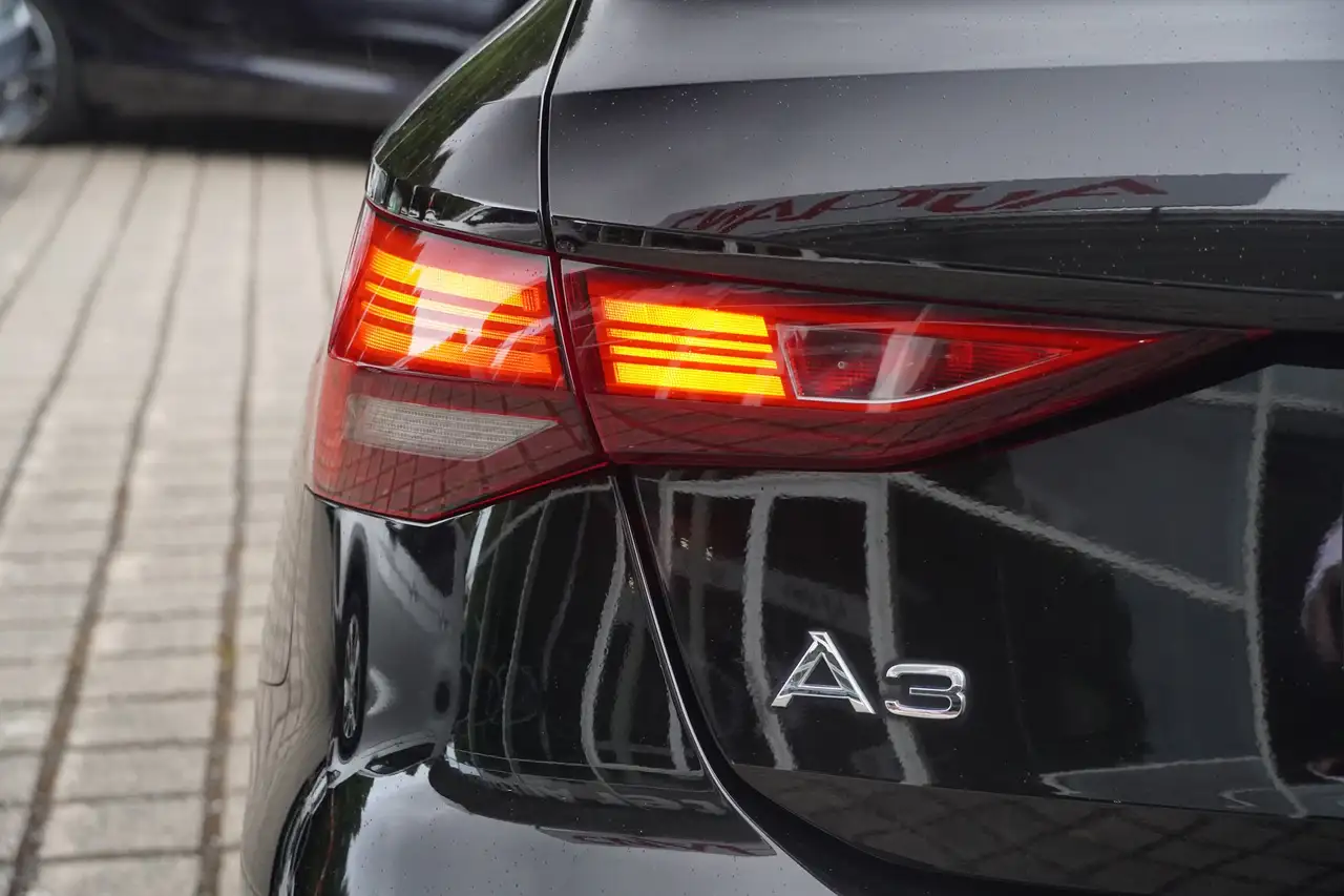 Audi A3 Sportback 1.4 eTFSI LED Navi AHK Klimaaut., миниатюра 29