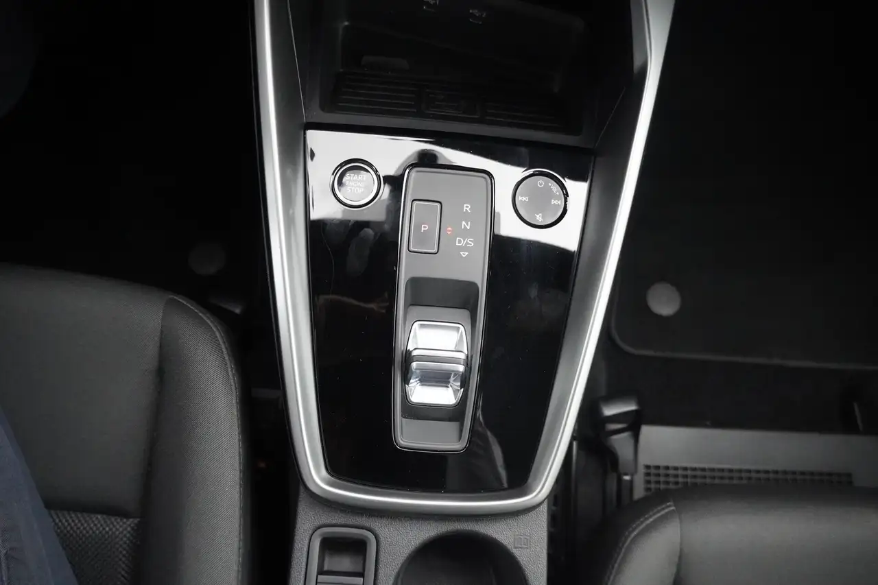 Audi A3 Sportback 1.4 eTFSI LED Navi AHK Klimaaut., миниатюра 19