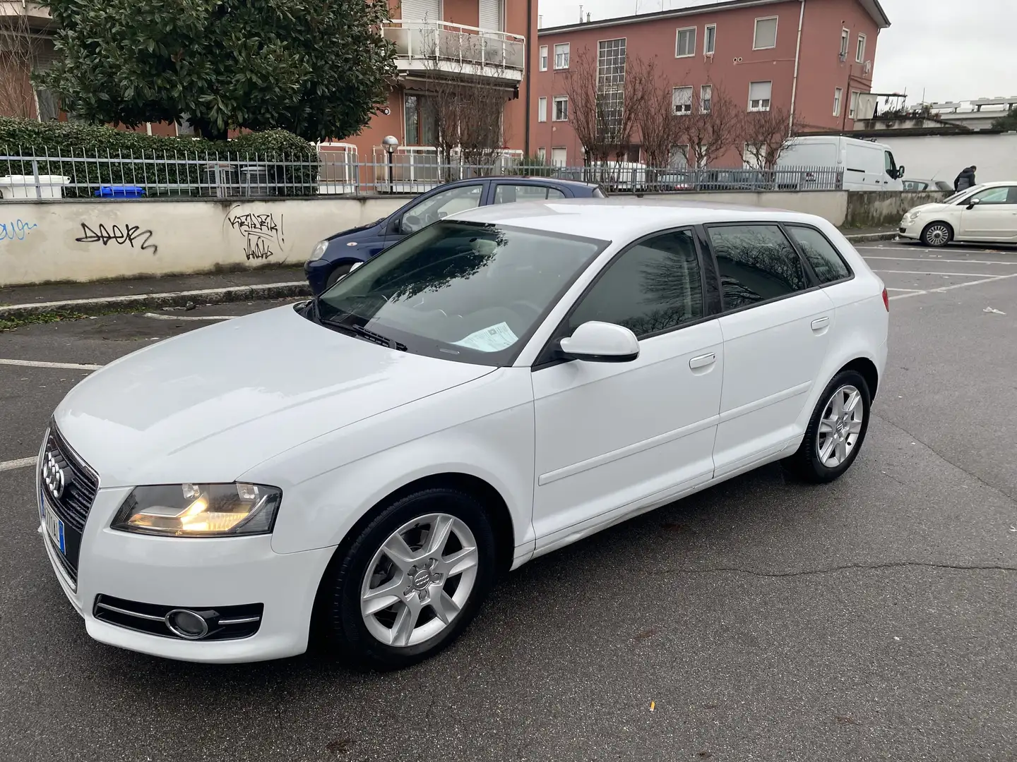 Audi A3 Sportback 1.6 tdi Ambition 90cv NEOPATENTATI Bianco - 1