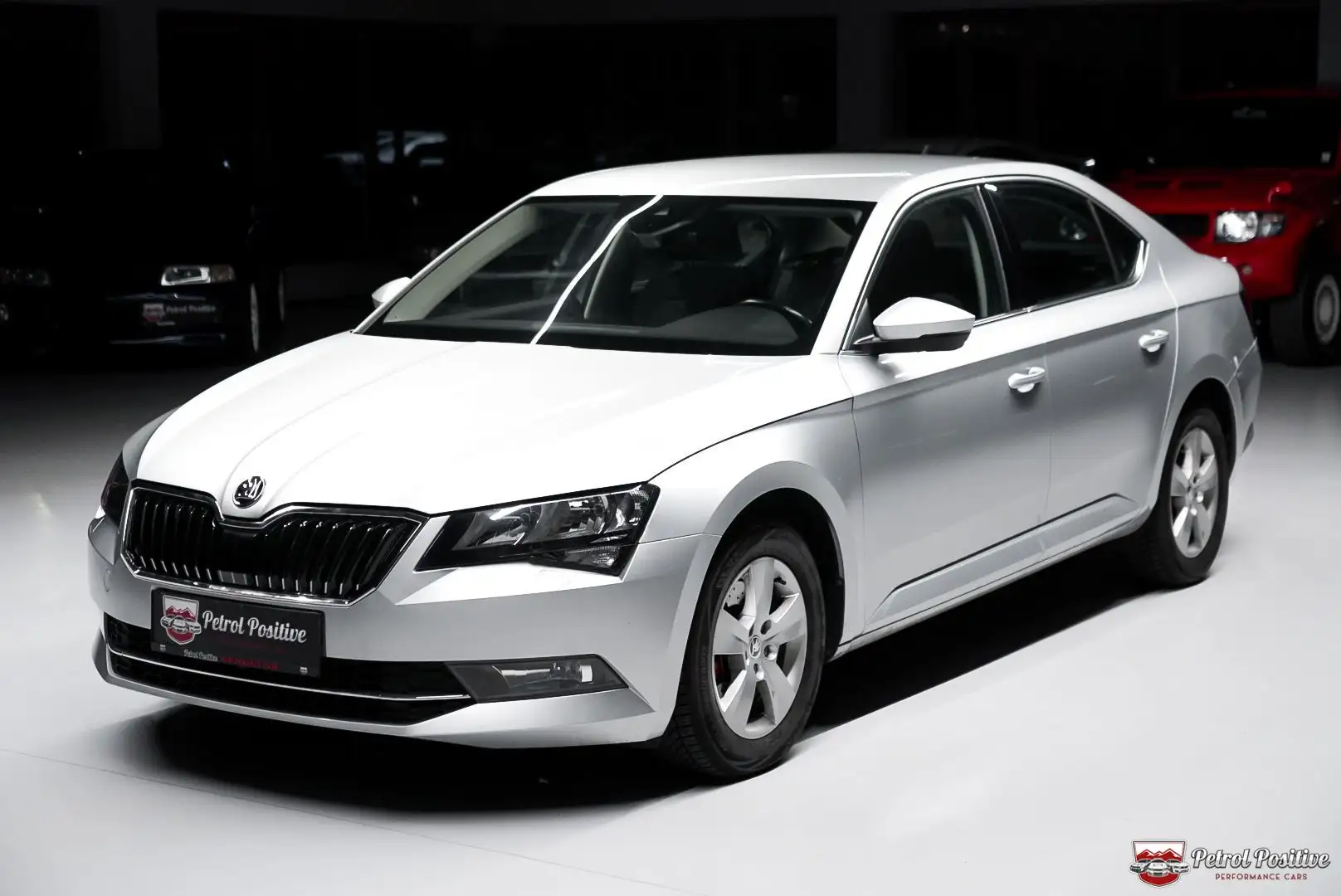 Skoda Superb 2.0 TDI Ambition 4x4 Standheitzung*AHK*NAVI*SHZ Zilver - 1