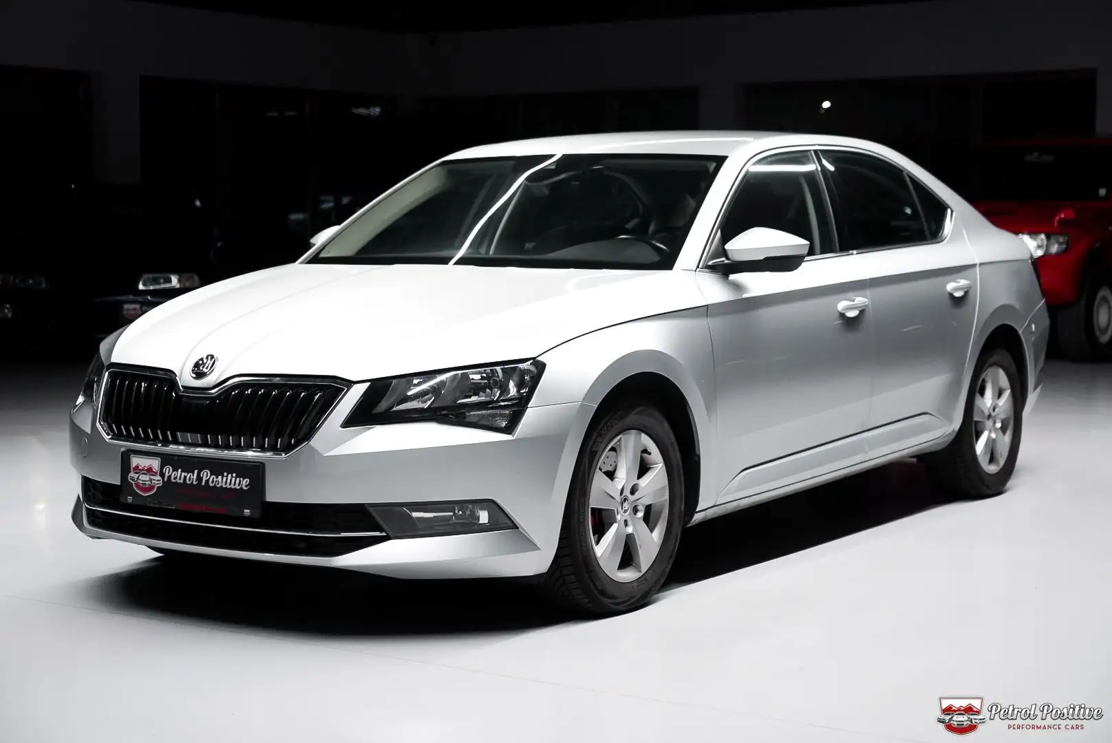 Skoda Superb 2.0 TDI Ambition 4x4 Standheitzung*AHK*NAVI*SHZ Zilver - 2