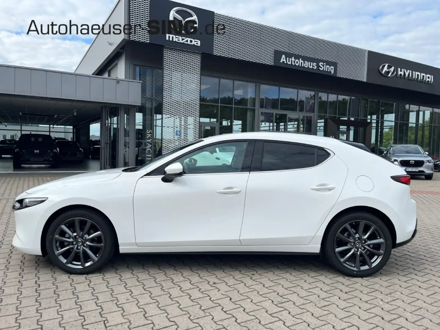 Mazda 3 Exclusive Automatik Induktion Matrix AC/AA 360° Weiß - 2