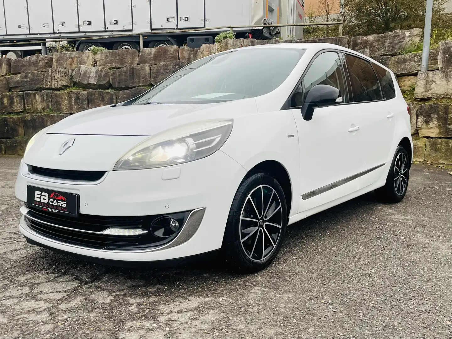 Renault Grand Scenic Grand BOSE Edition*Automatik*Schheft*Sondermodell Weiß - 2