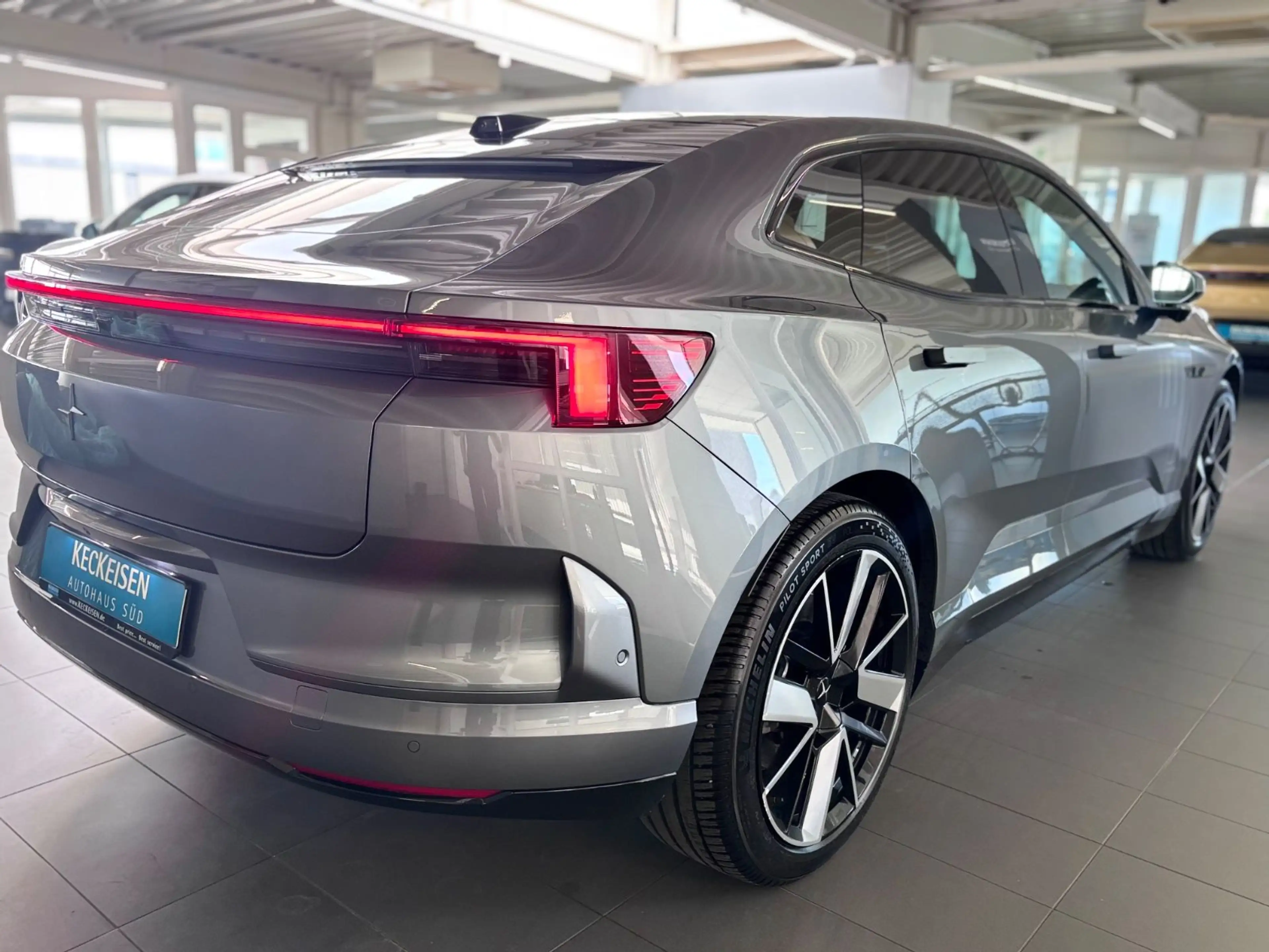 Polestar 4 Long Range Single Pilot Plus Seitenschweller — photo 4