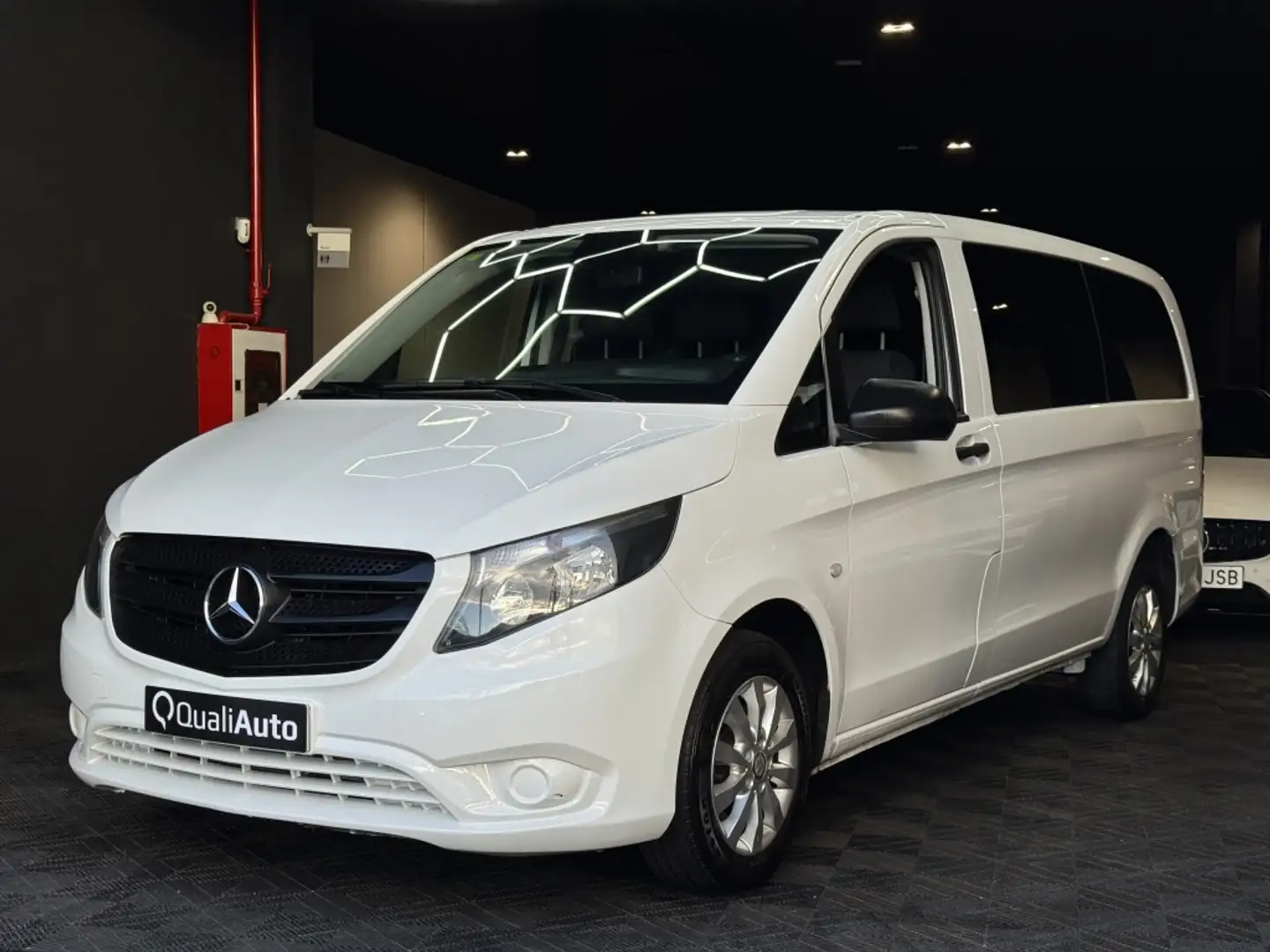 Mercedes-Benz V 200CDI Extralargo 7G Tronic Bílá - 2