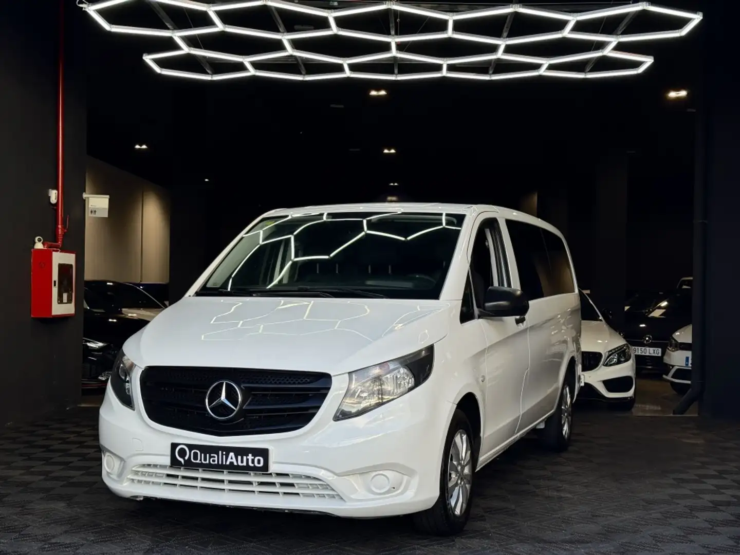 Mercedes-Benz V 200CDI Extralargo 7G Tronic Bílá - 1
