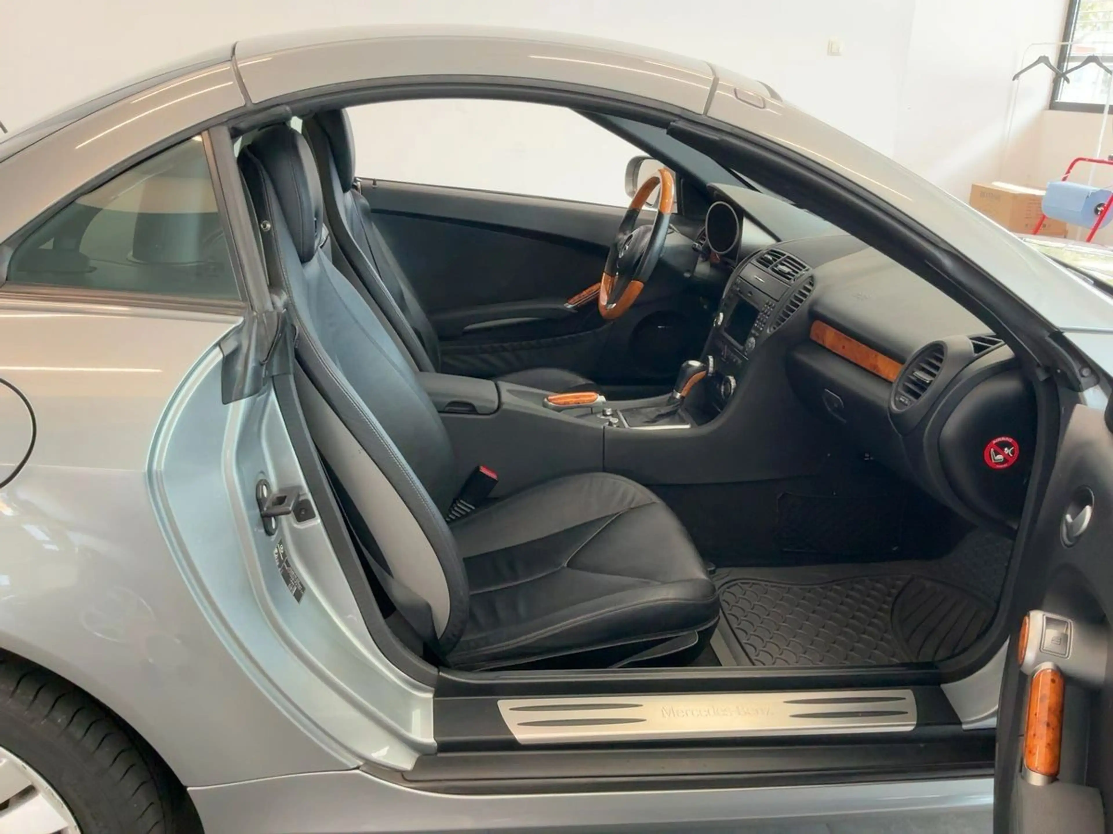 Mercedes-Benz SLK 350 *SPORTMOTOR*AIRSCARF*TEMPOMAT*DESIGNO* — photo 9