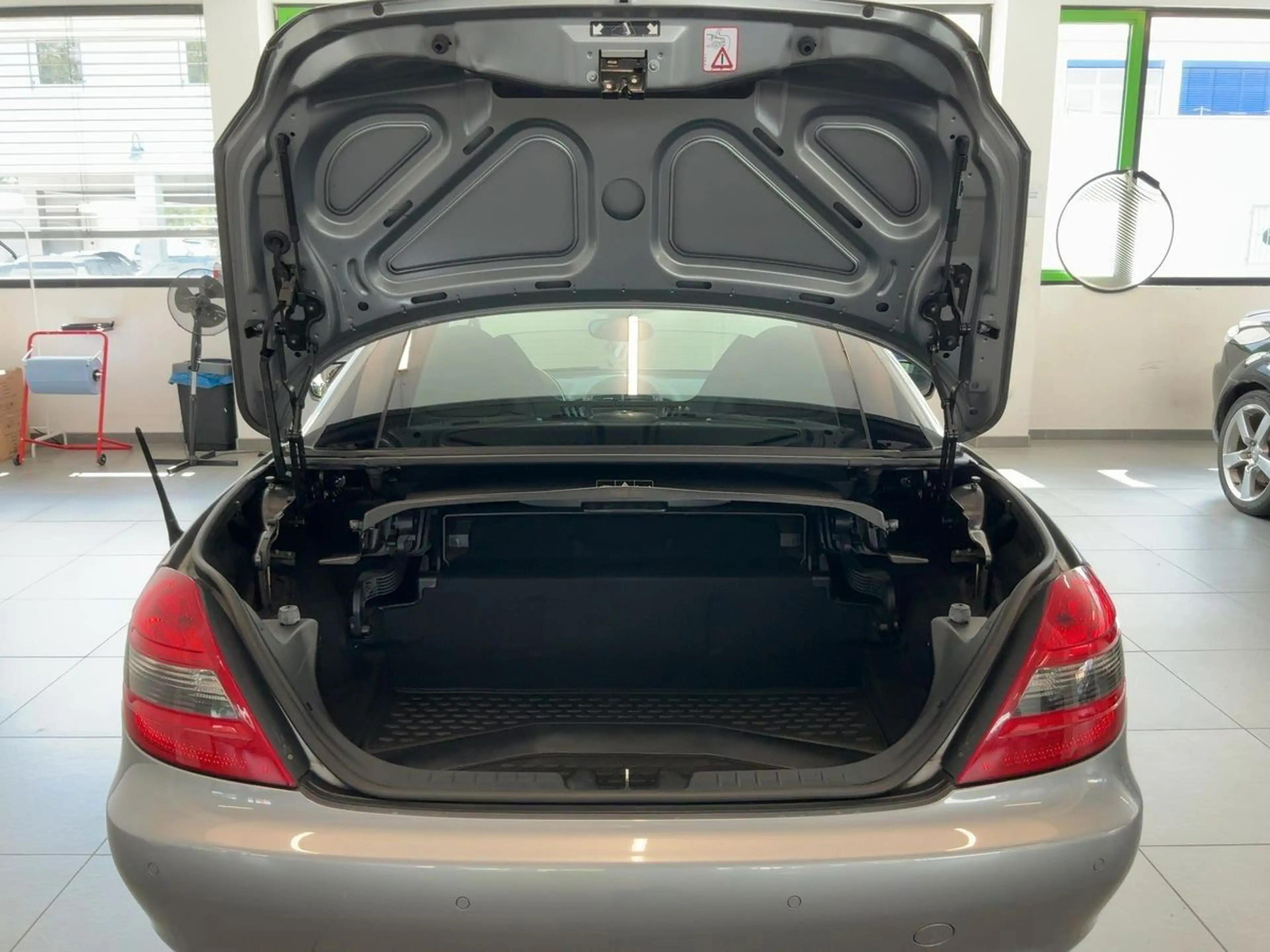 Mercedes-Benz SLK 350 *SPORTMOTOR*AIRSCARF*TEMPOMAT*DESIGNO* — photo 8