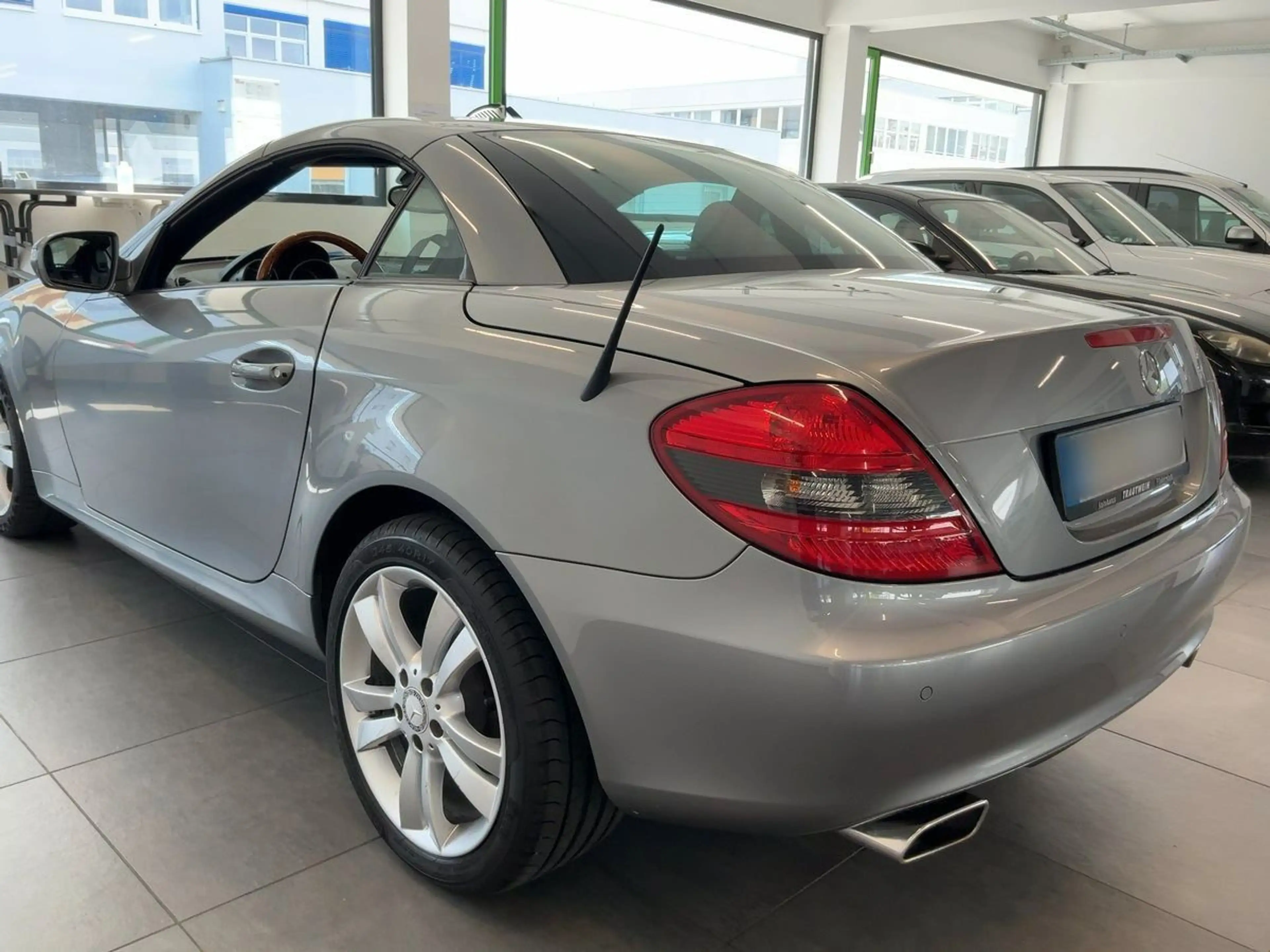 Mercedes-Benz SLK 350 *SPORTMOTOR*AIRSCARF*TEMPOMAT*DESIGNO* — photo 4