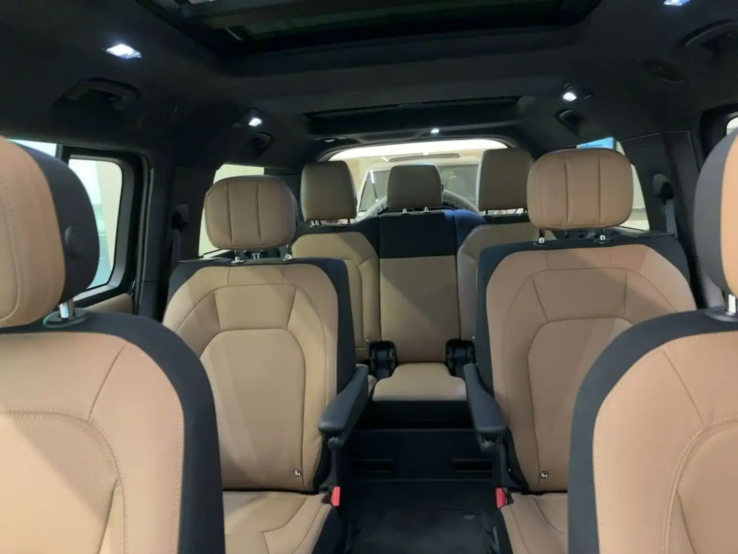 Land Rover Defender 130 3.0 I6 MHEV X-Dynamic HSE AWD Aut. 400 Negru - 1
