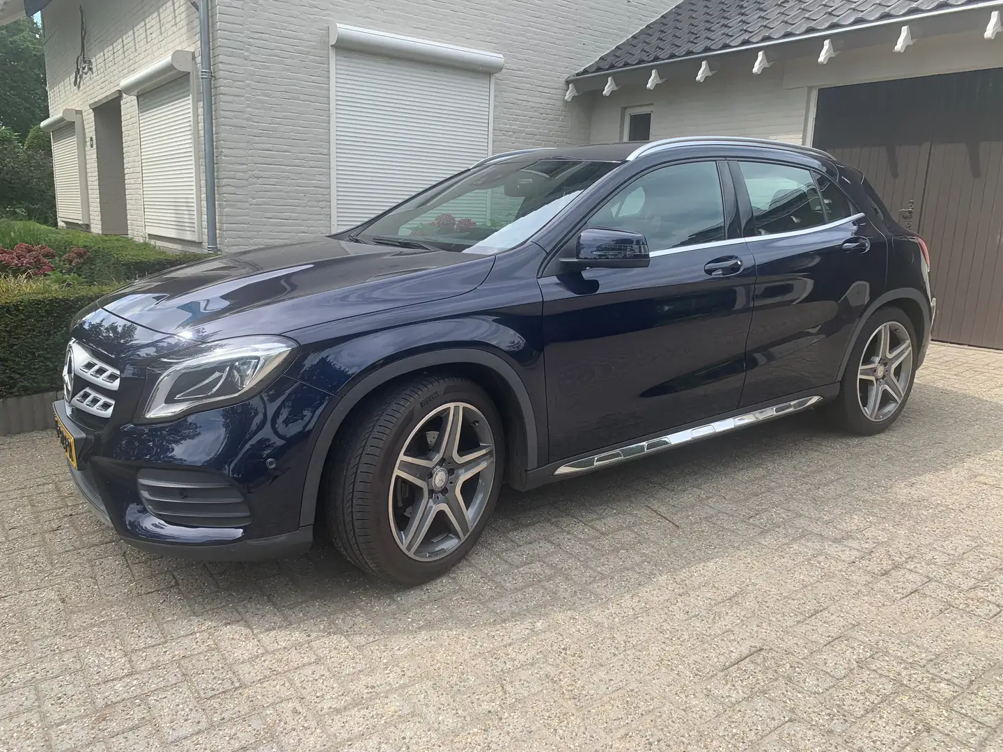 Mercedes-Benz GLA 180 GLA 180 Business Sol. AMG Kék - 1