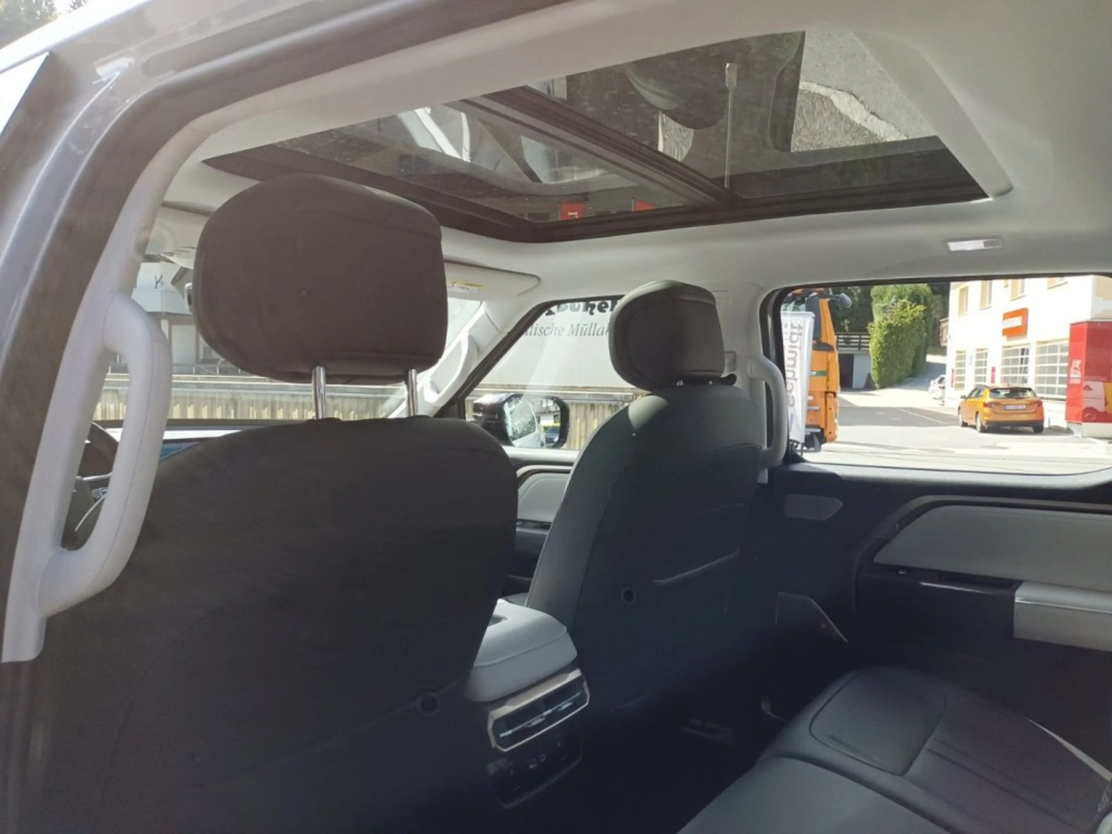 Maxus eTERRON 9 3 102kWh 4WD Flagship — photo 12
