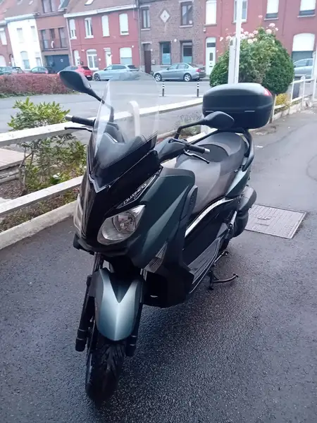 Yamaha X-Max 125
