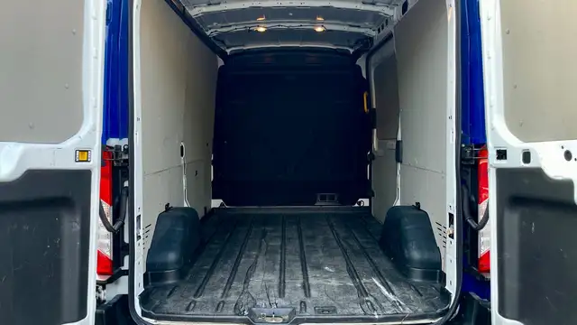 Ford Transit view 8