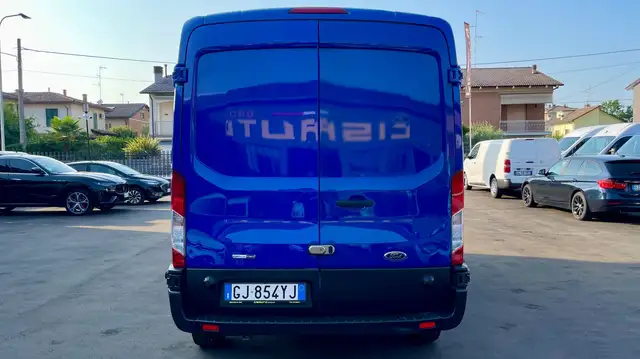 Ford Transit view 5