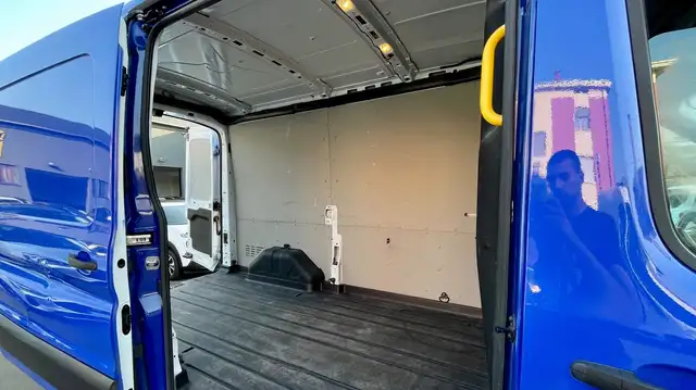 Ford Transit view 7