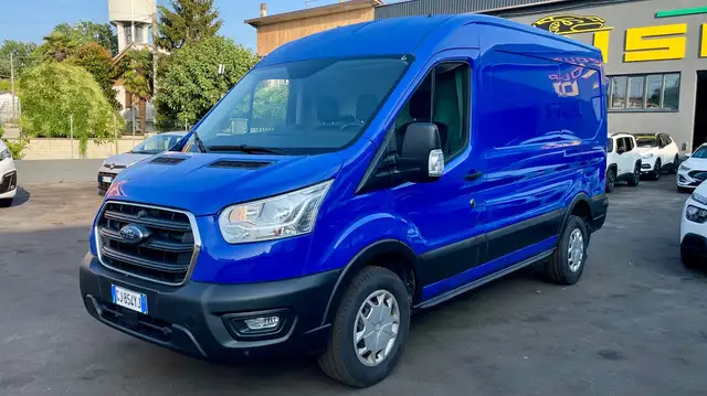 Ford Transit view 3