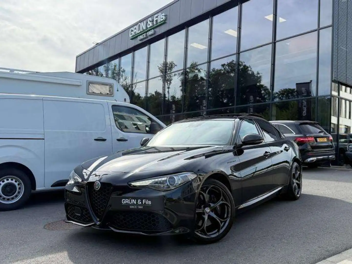 Alfa Romeo Giulia Estrema 2.0 Turbo 280 Q4 Noir - 1