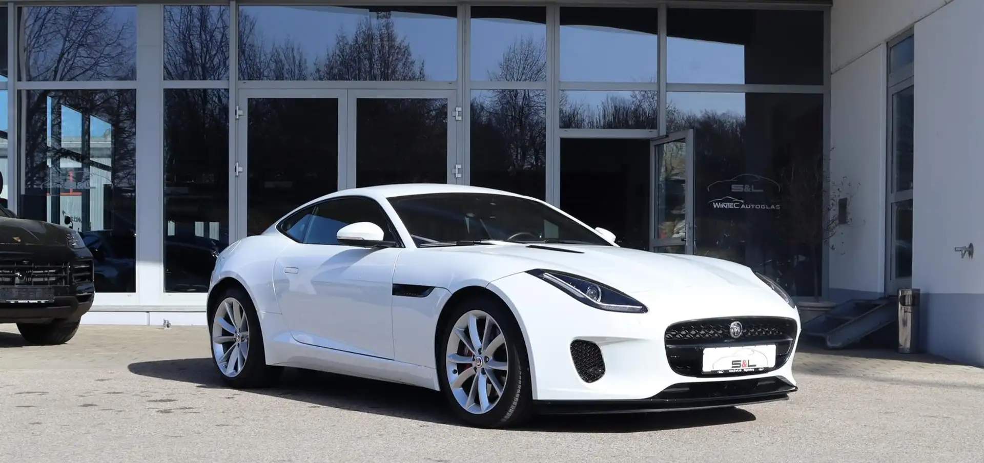 Jaguar F-Type P300 Black-Pack/Klappe/Kamera Weiß - 2