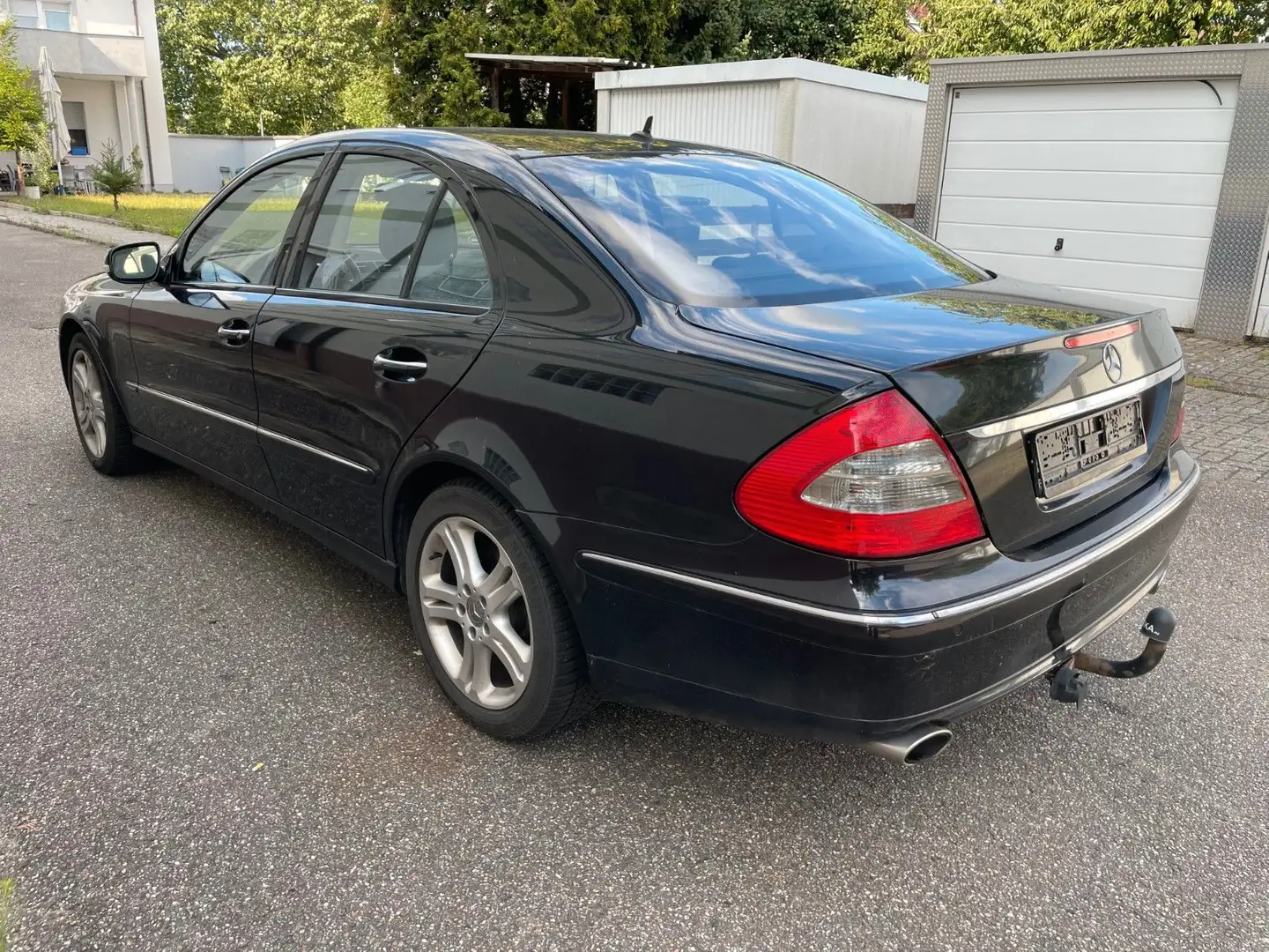 Mercedes-Benz E 500 AVANTGARDE Limousine 387 PS FACELIFT E 50 Zwart - 2