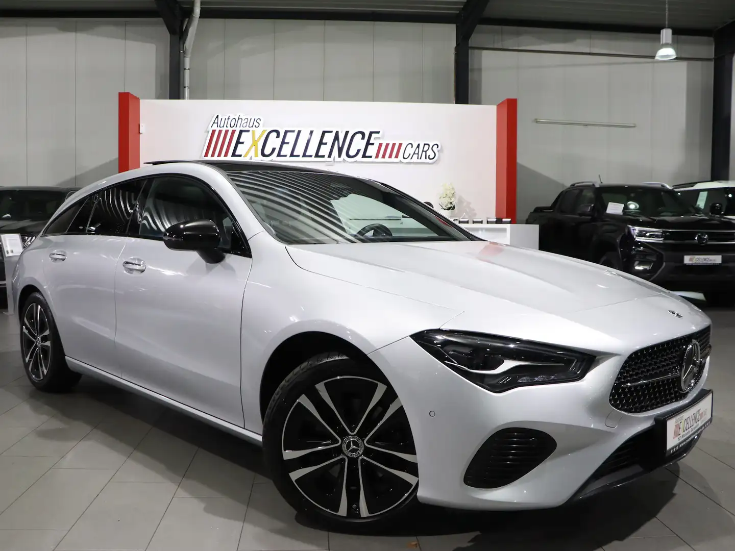 Mercedes-Benz CLA 180 d PROGRESSIVE / PANORAMA Silber - 2