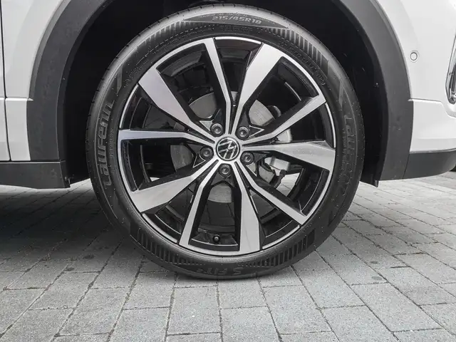 Volkswagen T-Cross view 6