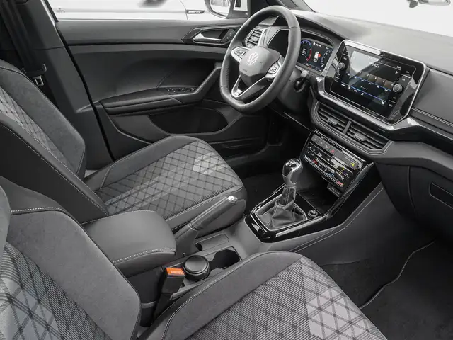 Volkswagen T-Cross view 7