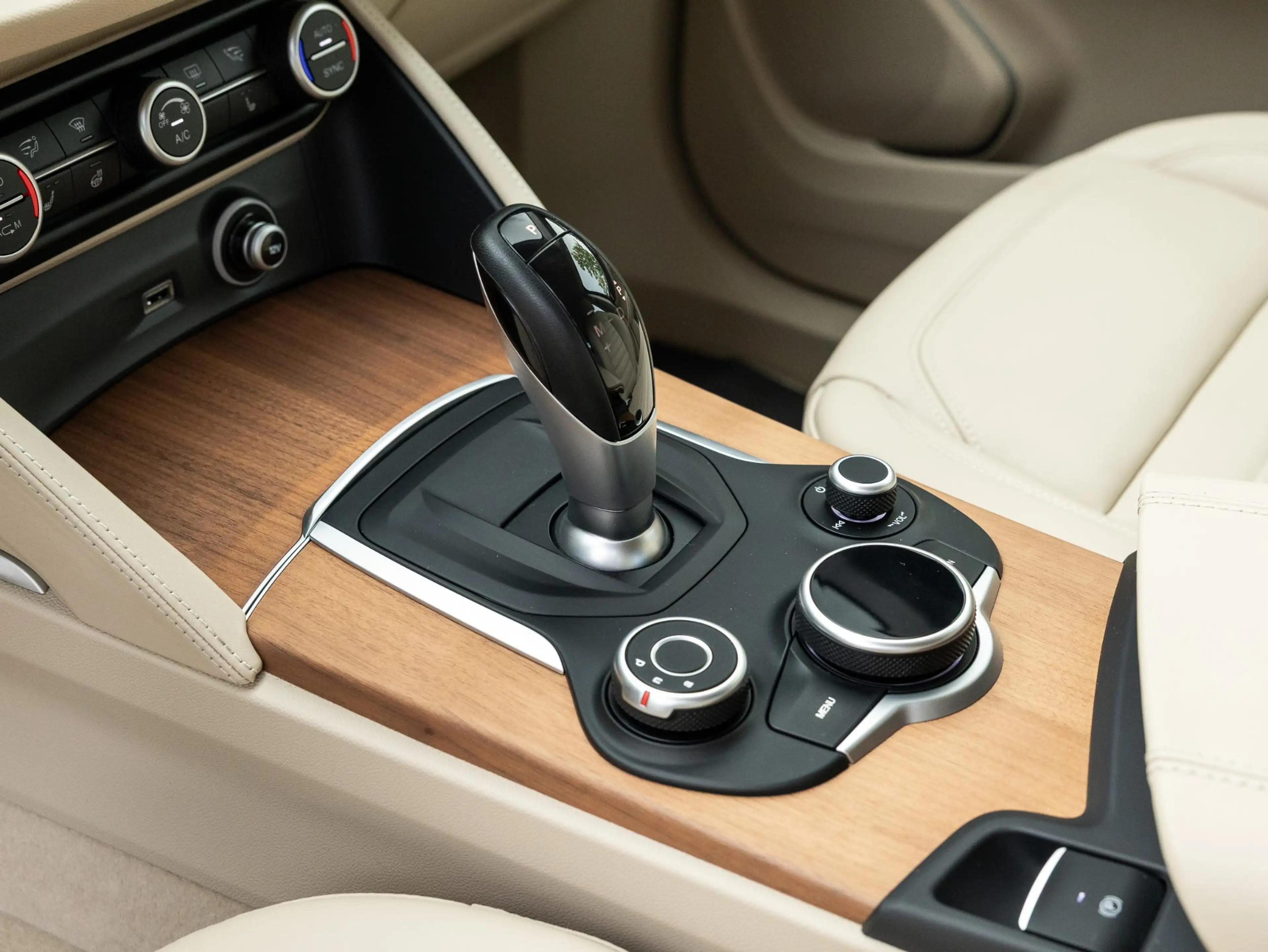 Alfa Romeo Stelvio 2.0 T Q4 Luxury|1e Eig|Carplay|Camera|Keyless — photo 9
