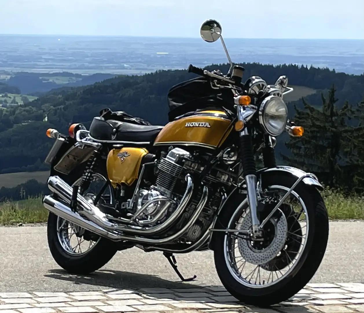 Honda CB 750 four K2 - 1