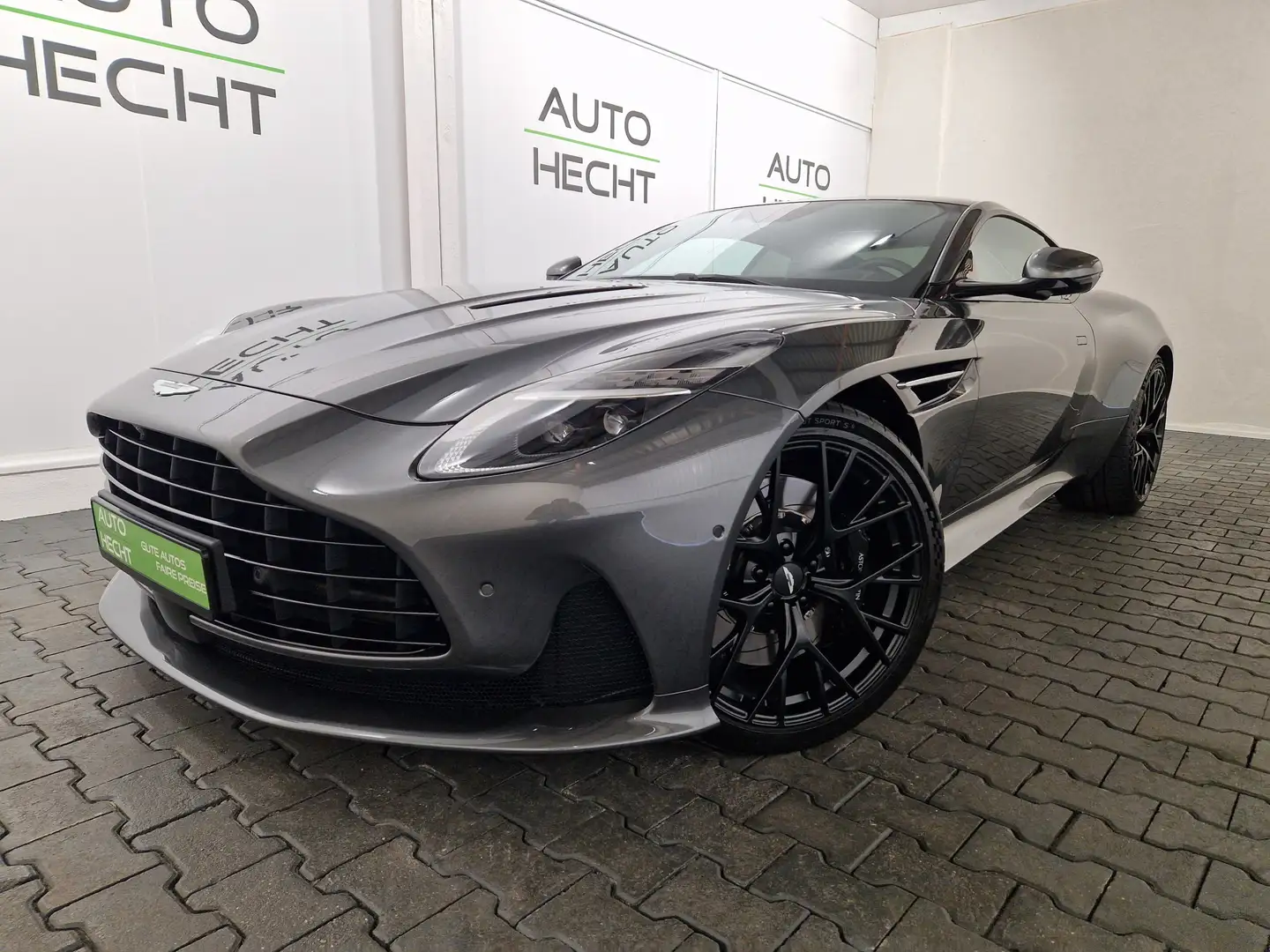 Aston Martin DB 4,0 V8 Coupé 21 Zoll, Mod.25, Deutsch, 1.Hd Grijs - 1