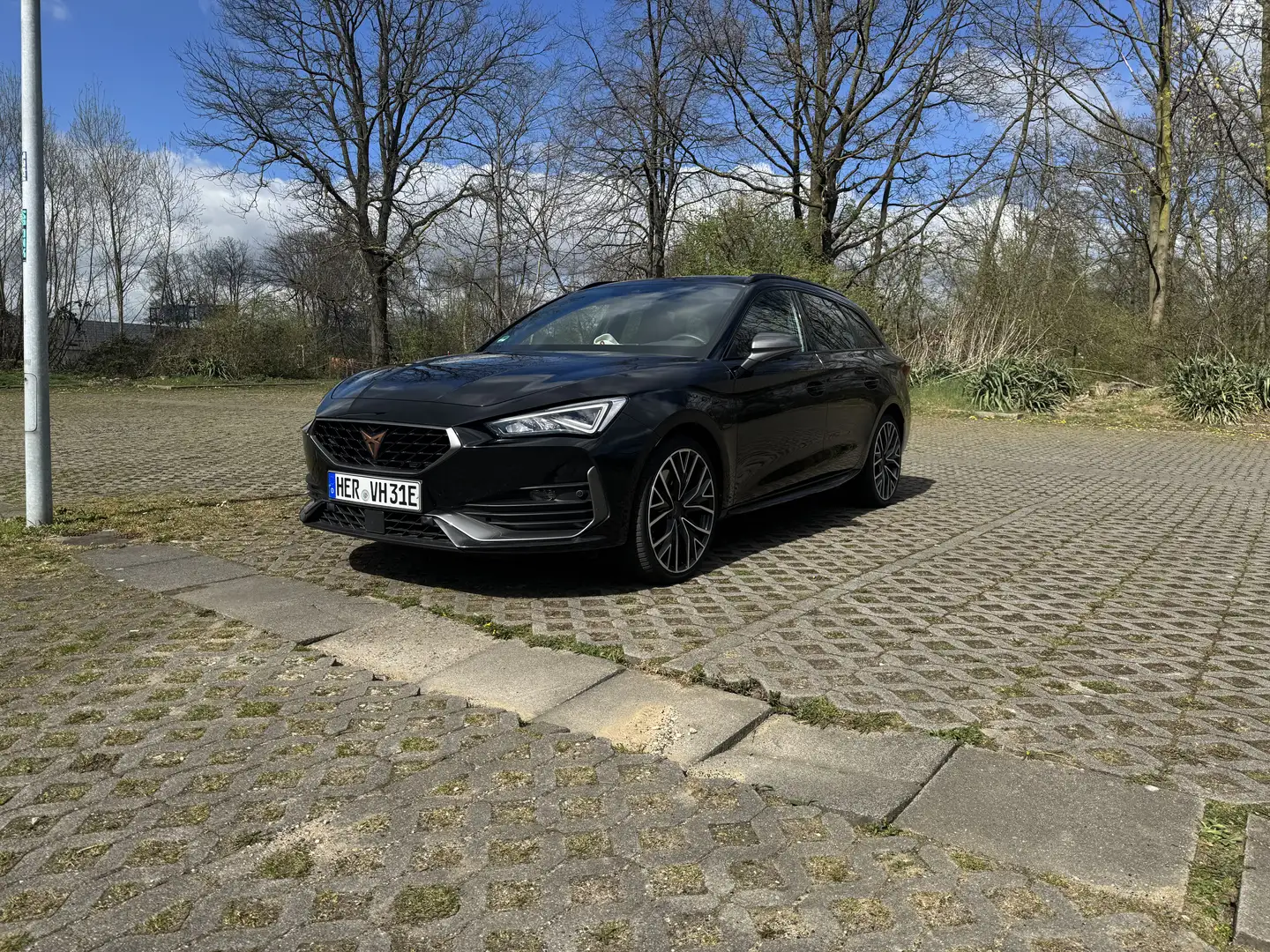 CUPRA Leon e-Hybrid mit Garantie bis November 25 Schwarz - 1