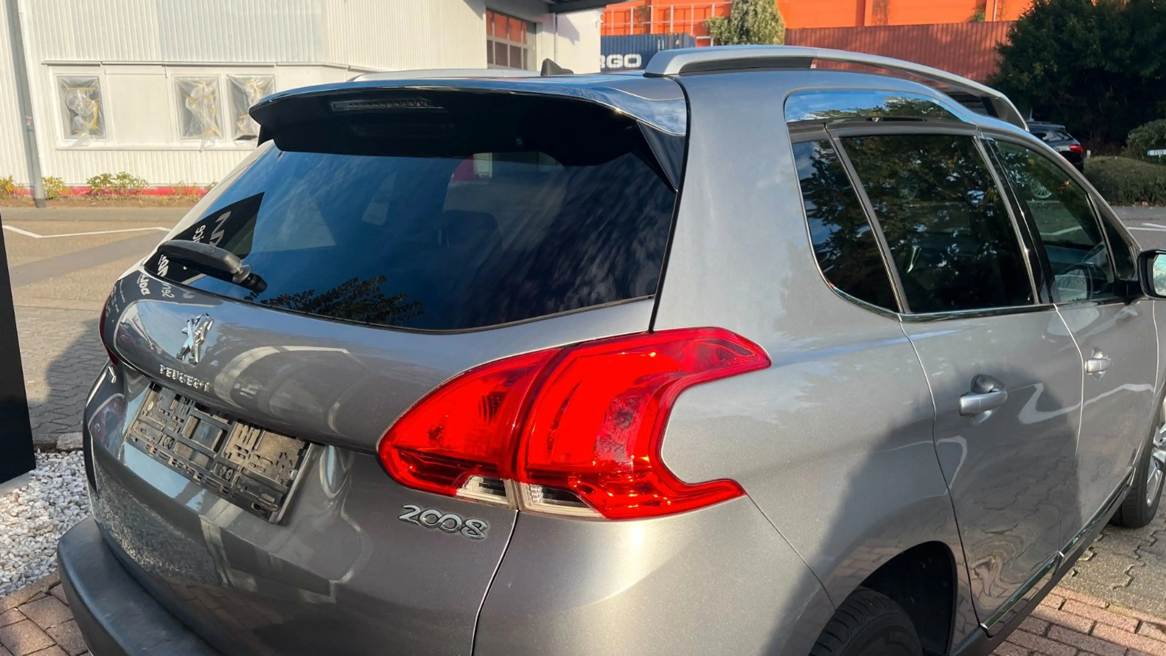 Peugeot 2008 Allure — photo 11