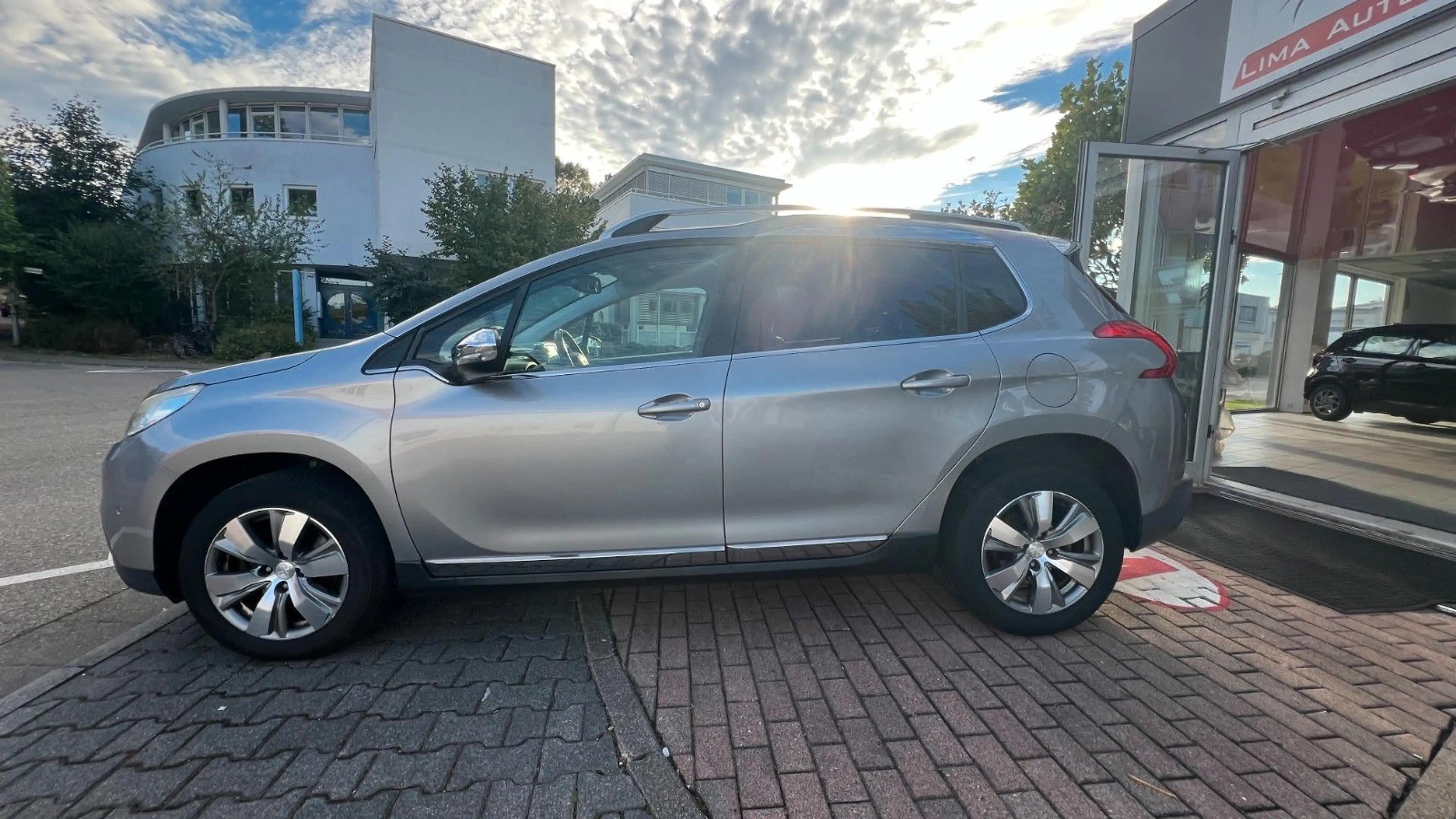 Peugeot 2008 Allure — photo 4