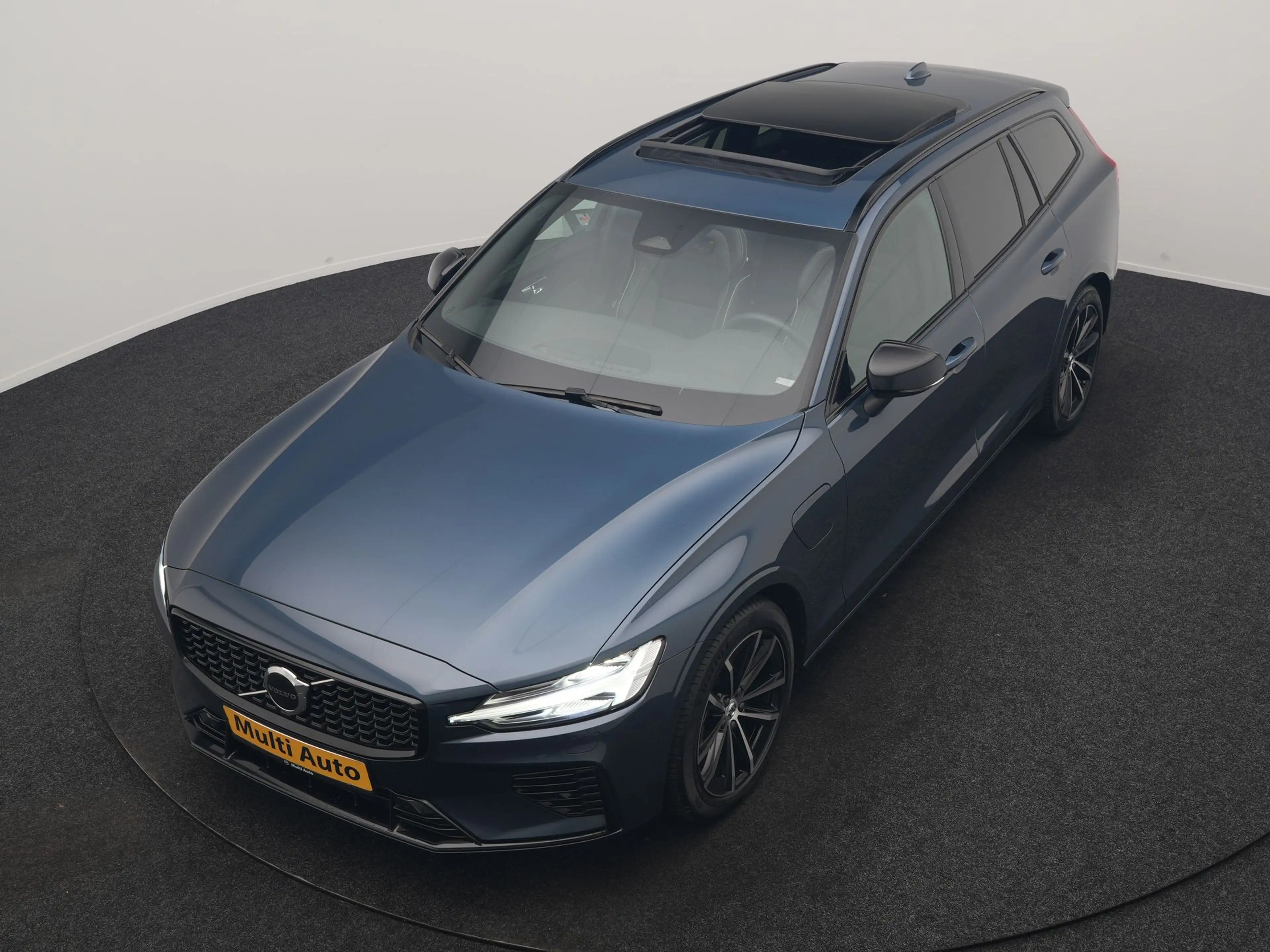 Volvo V60 T6 AWD Plus Dark Long Range PHEV 350pk Dealer O.H. — photo 28