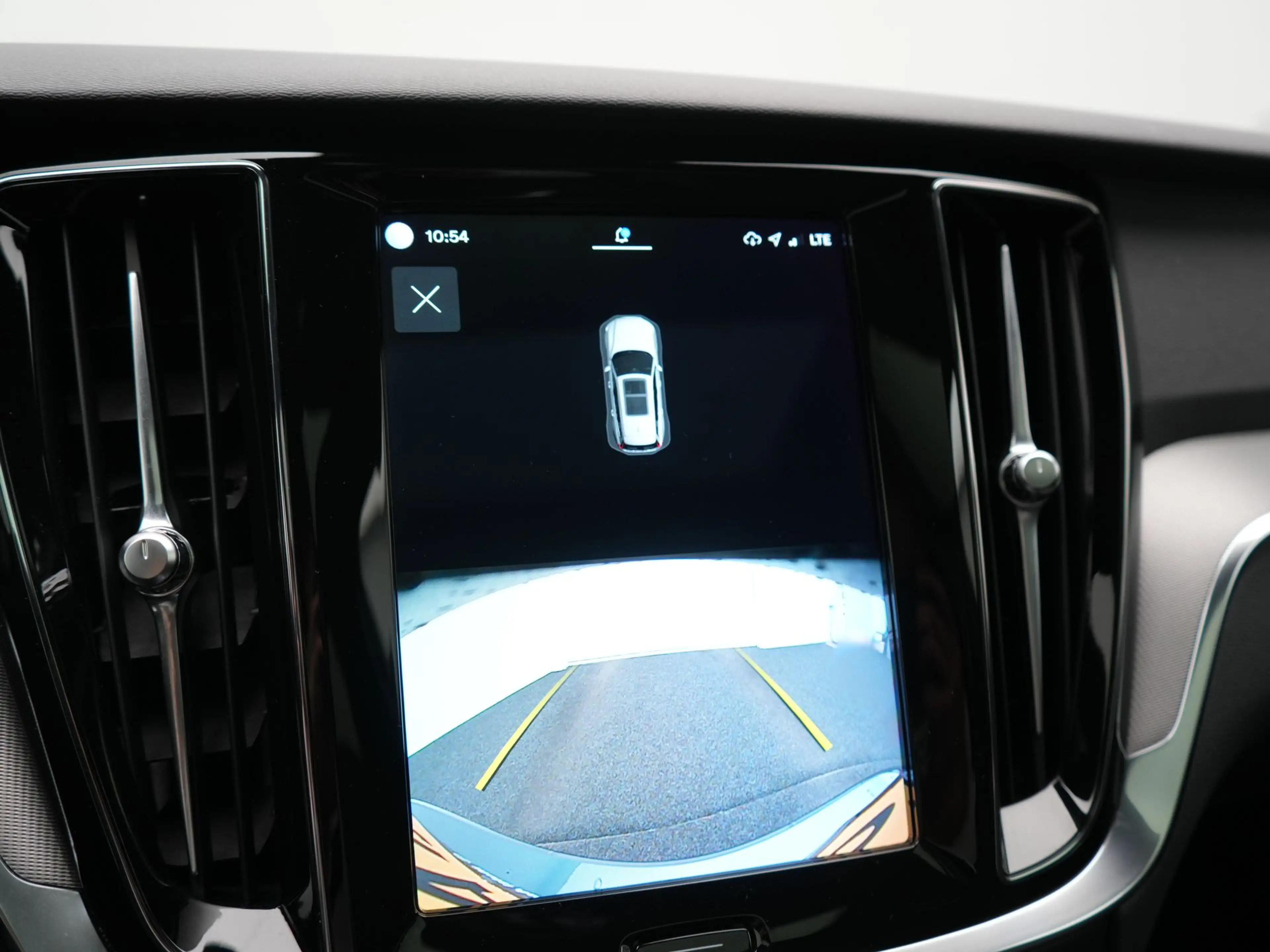 Volvo V60 T6 AWD Plus Dark Long Range PHEV 350pk Dealer O.H. — photo 15