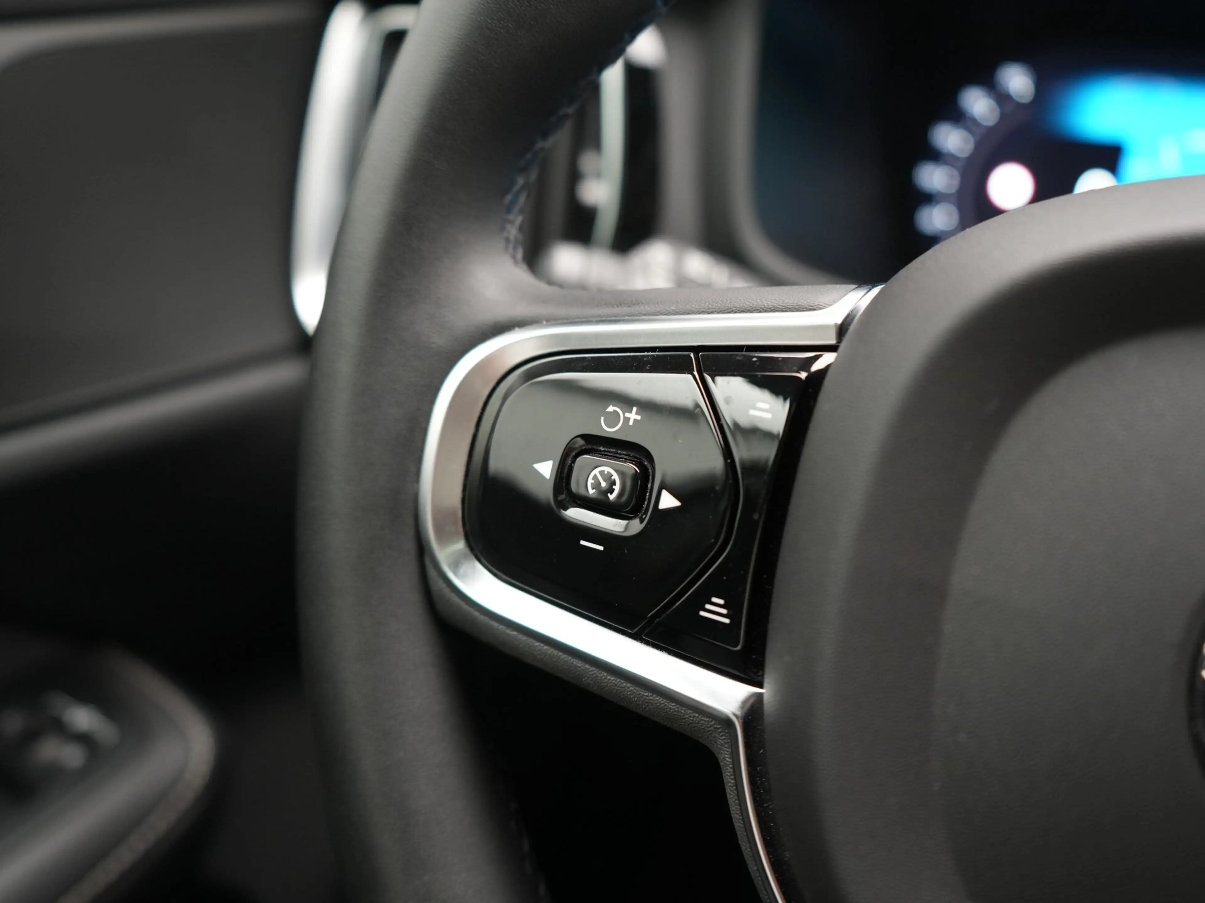 Volvo V60 T6 AWD Plus Dark Long Range PHEV 350pk Dealer O.H. — photo 25