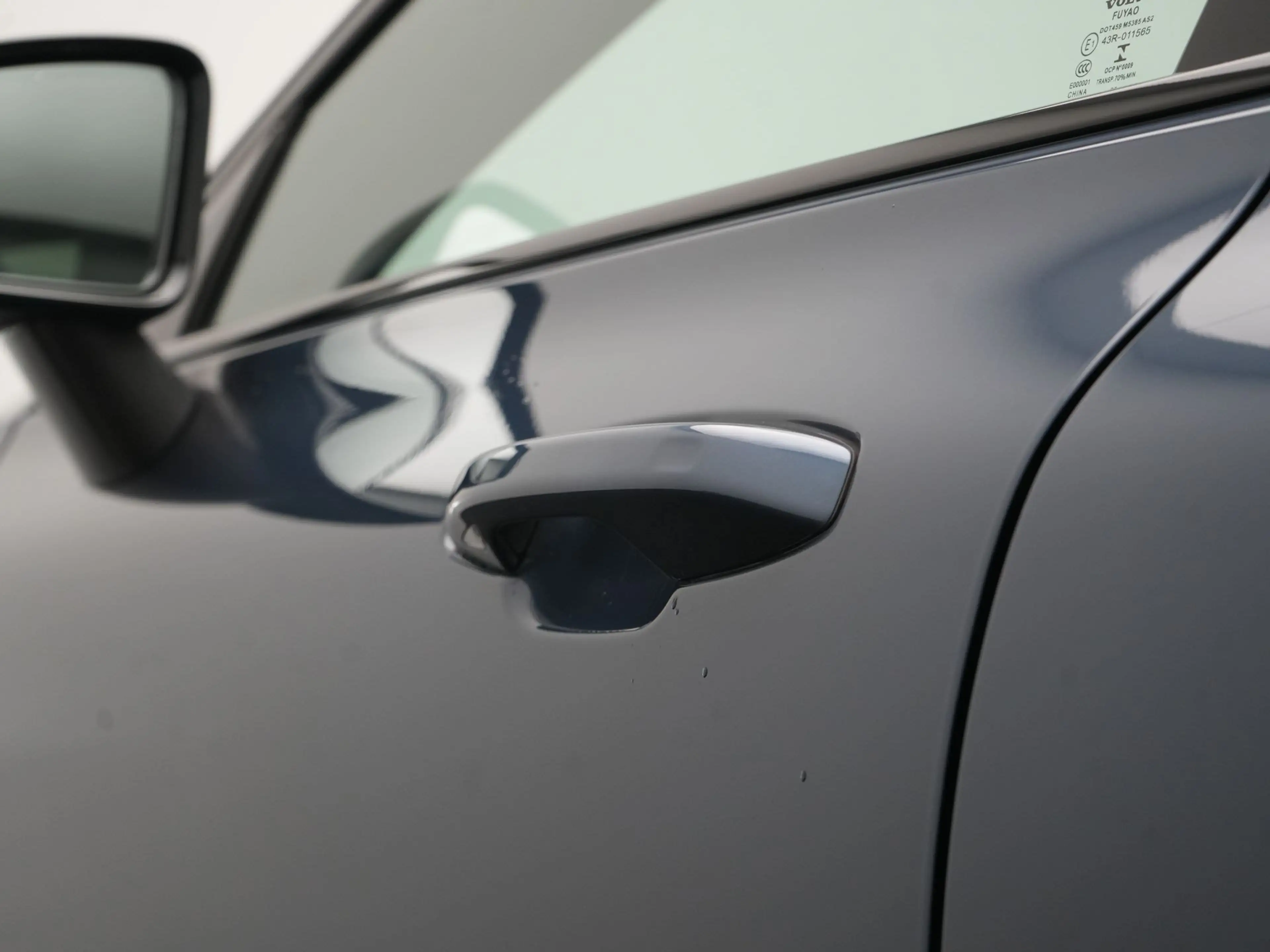 Volvo V60 T6 AWD Plus Dark Long Range PHEV 350pk Dealer O.H. — photo 21