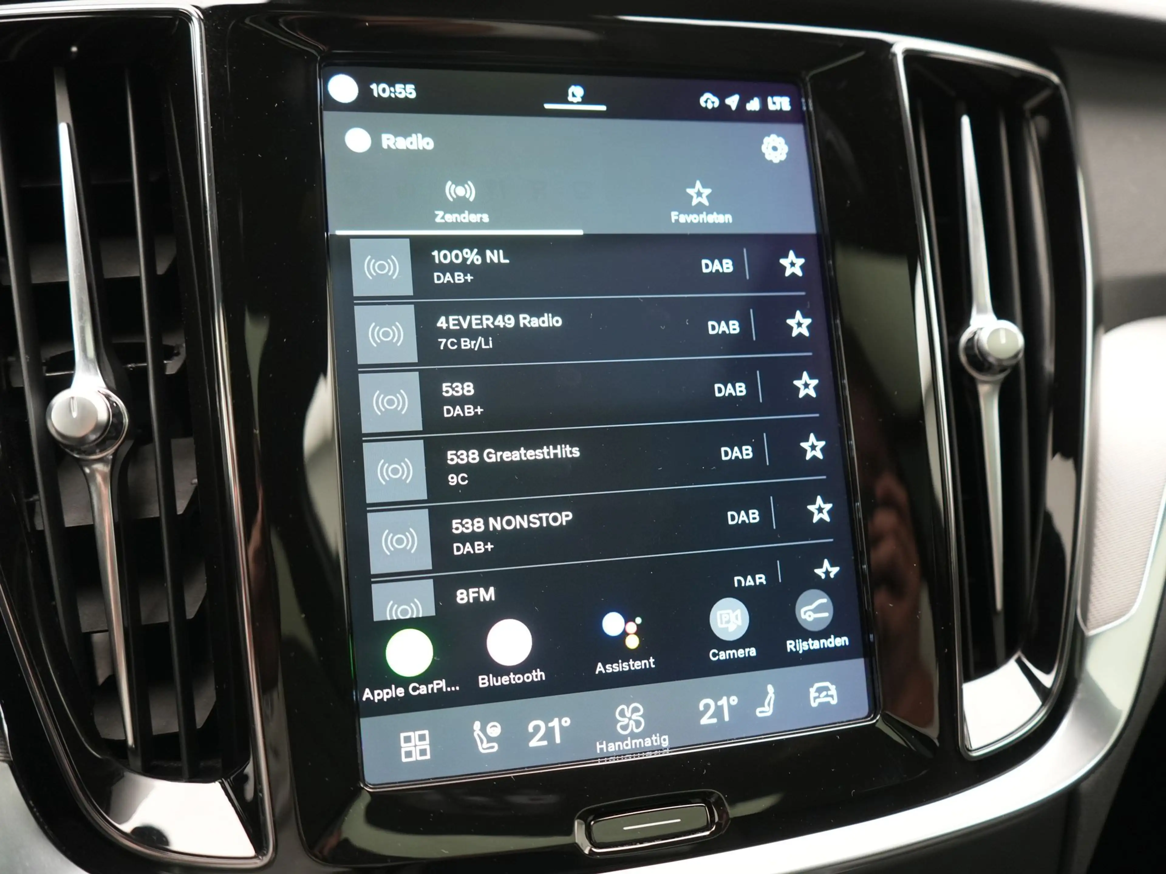 Volvo V60 T6 AWD Plus Dark Long Range PHEV 350pk Dealer O.H. — photo 40