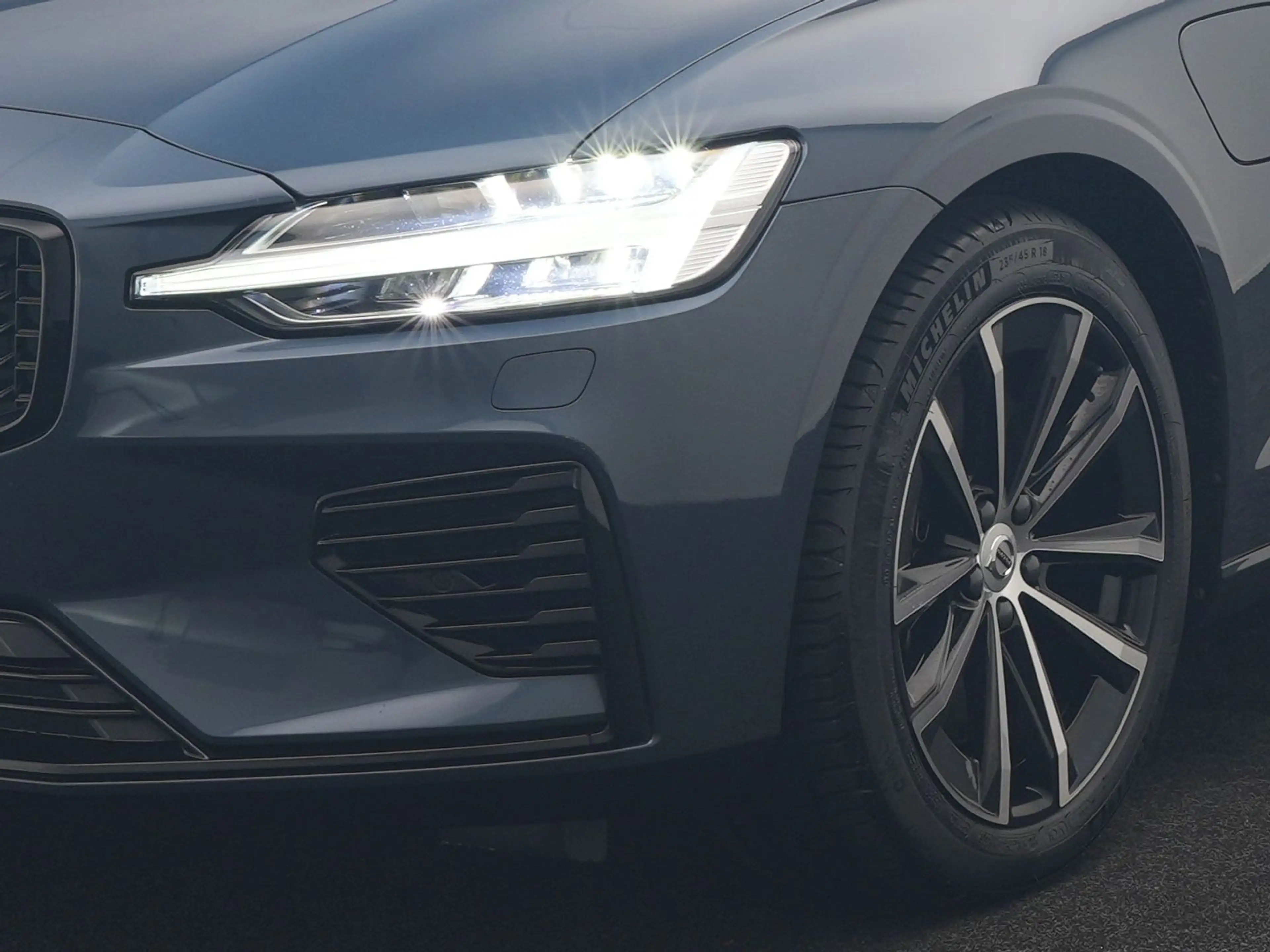 Volvo V60 T6 AWD Plus Dark Long Range PHEV 350pk Dealer O.H. — photo 7