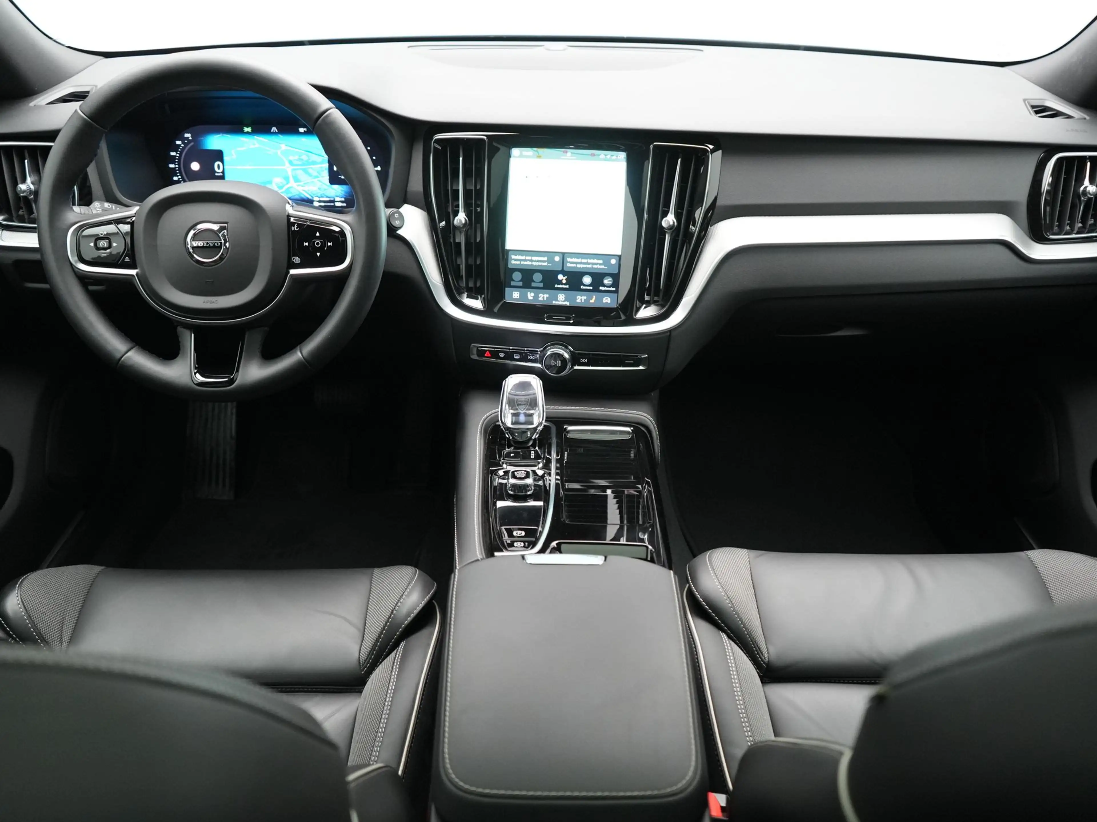Volvo V60 T6 AWD Plus Dark Long Range PHEV 350pk Dealer O.H. — photo 17